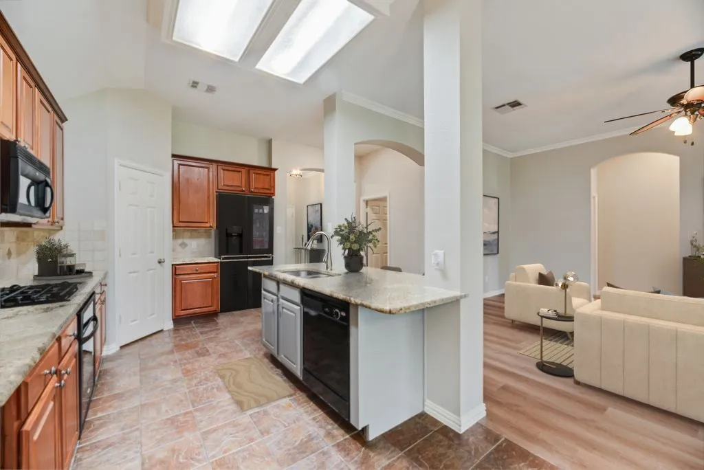Single Family Residence For Sale in Kaufman County , 1009 Dancing Waters Avenue, Forney, Texas 75126, 4 Bedroom, 2 Bathroom, 2 Garage spaces, 1,988 Sqft, built in 2005, mls#21373260, Real Estate Agent in Forney, Homes For Sale in Kaufman county, Homes For Sale in Forney, Realtor in Forney Texas, Real Estate Brokerage Independent Realty Texas, Luminita Cordes Realtor