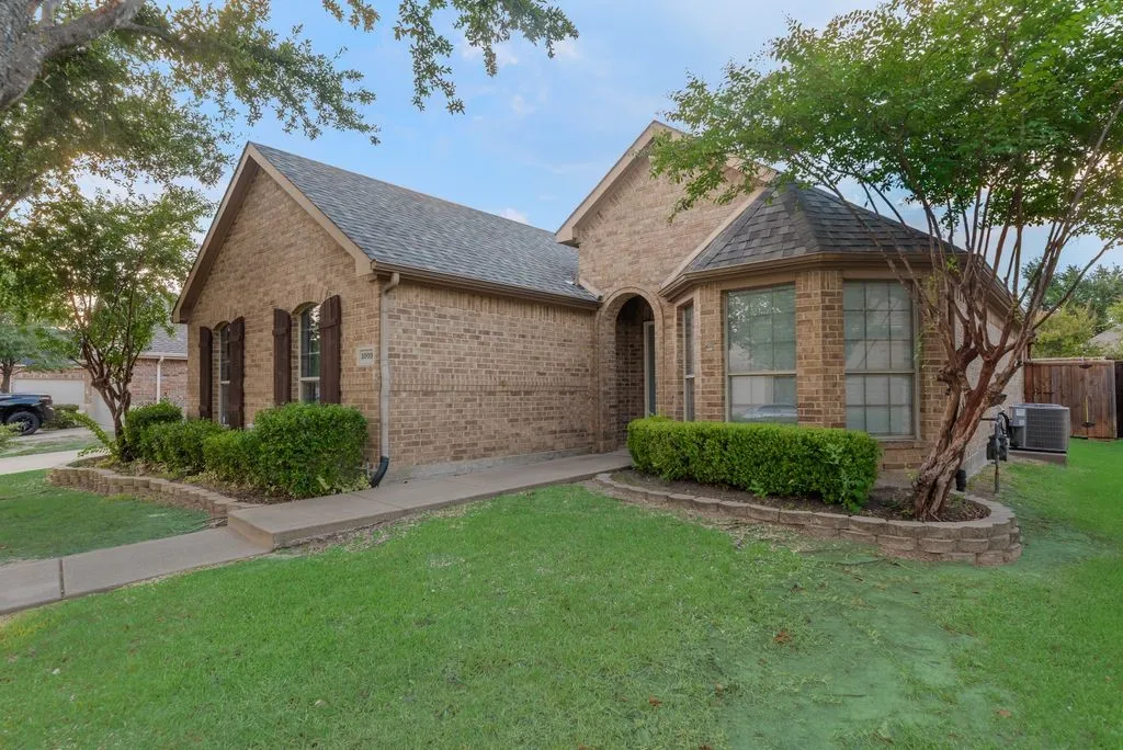 Single Family Residence For Sale in Kaufman County , 1009 Dancing Waters Avenue, Forney, Texas 75126, 4 Bedroom, 2 Bathroom, 2 Garage spaces, 1,988 Sqft, built in 2005, mls#21373260, Real Estate Agent in Forney, Homes For Sale in Kaufman county, Homes For Sale in Forney, Realtor in Forney Texas, Real Estate Brokerage Independent Realty Texas, Luminita Cordes Realtor