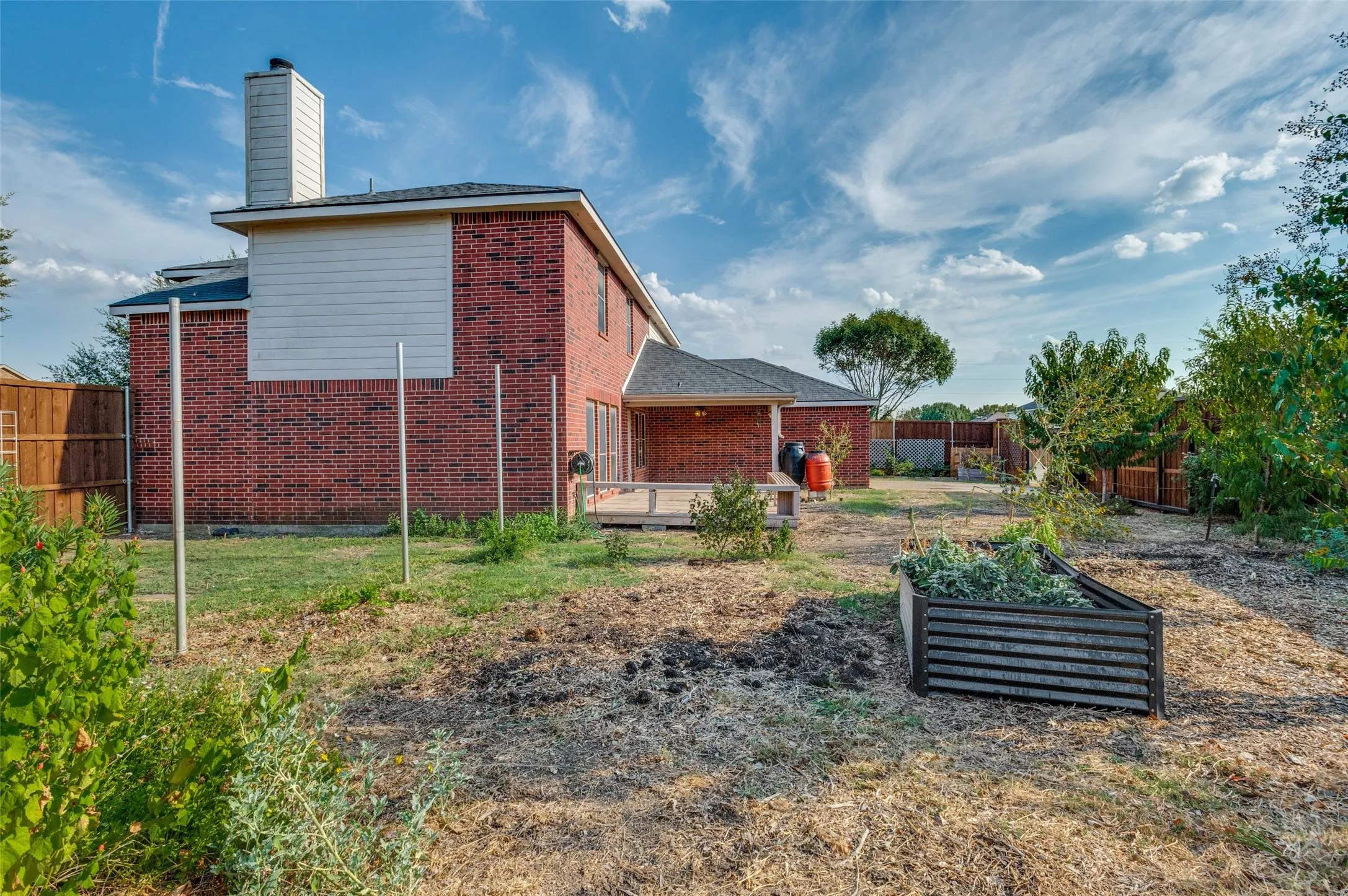 Large side yard
