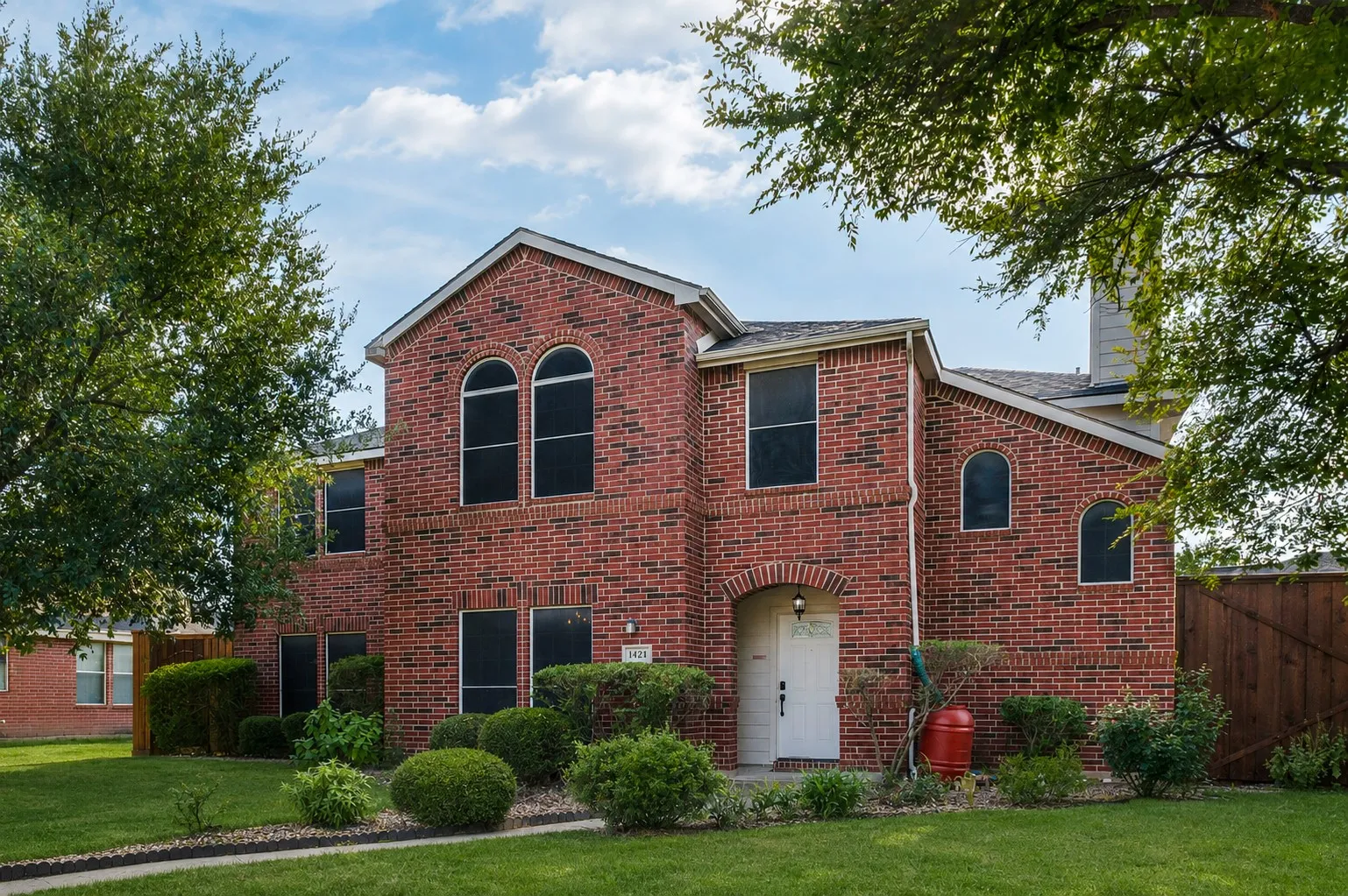 Single Family Residence For Sale in Dallas County , 1421 Logan Drive, Lancaster, Texas 75146, 4 Bedroom, 3 Bathroom, 2 Garage spaces, 2,667 Sqft, built in 2002, mls#21373013, Real Estate Agent in Lancaster, Homes For Sale in Dallas county, Homes For Sale in Lancaster, Realtor in Lancaster Texas, Real Estate Brokerage Independent Realty Texas, Luminita Cordes Realtor