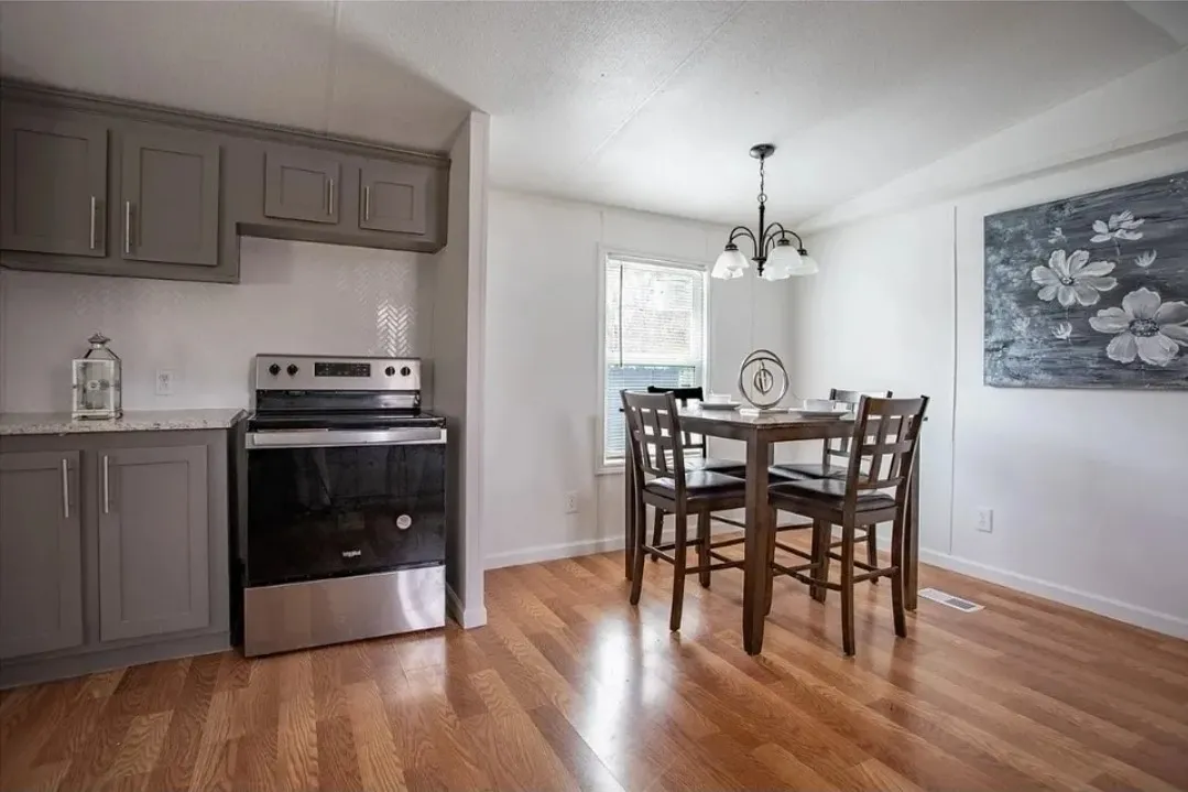 Mobile Home For Sale in Hunt County , 9874 Lake Shore Drive, Wills Point, Texas 75169, 3 Bedroom, 2 Bathroom, Garage spaces, 1,216 Sqft, built in 2009, mls#21373341, Real Estate Agent in Wills Point, Homes For Sale in Hunt county, Homes For Sale in Wills Point, Realtor in Wills Point Texas, Real Estate Brokerage Independent Realty Texas, Luminita Cordes Realtor
