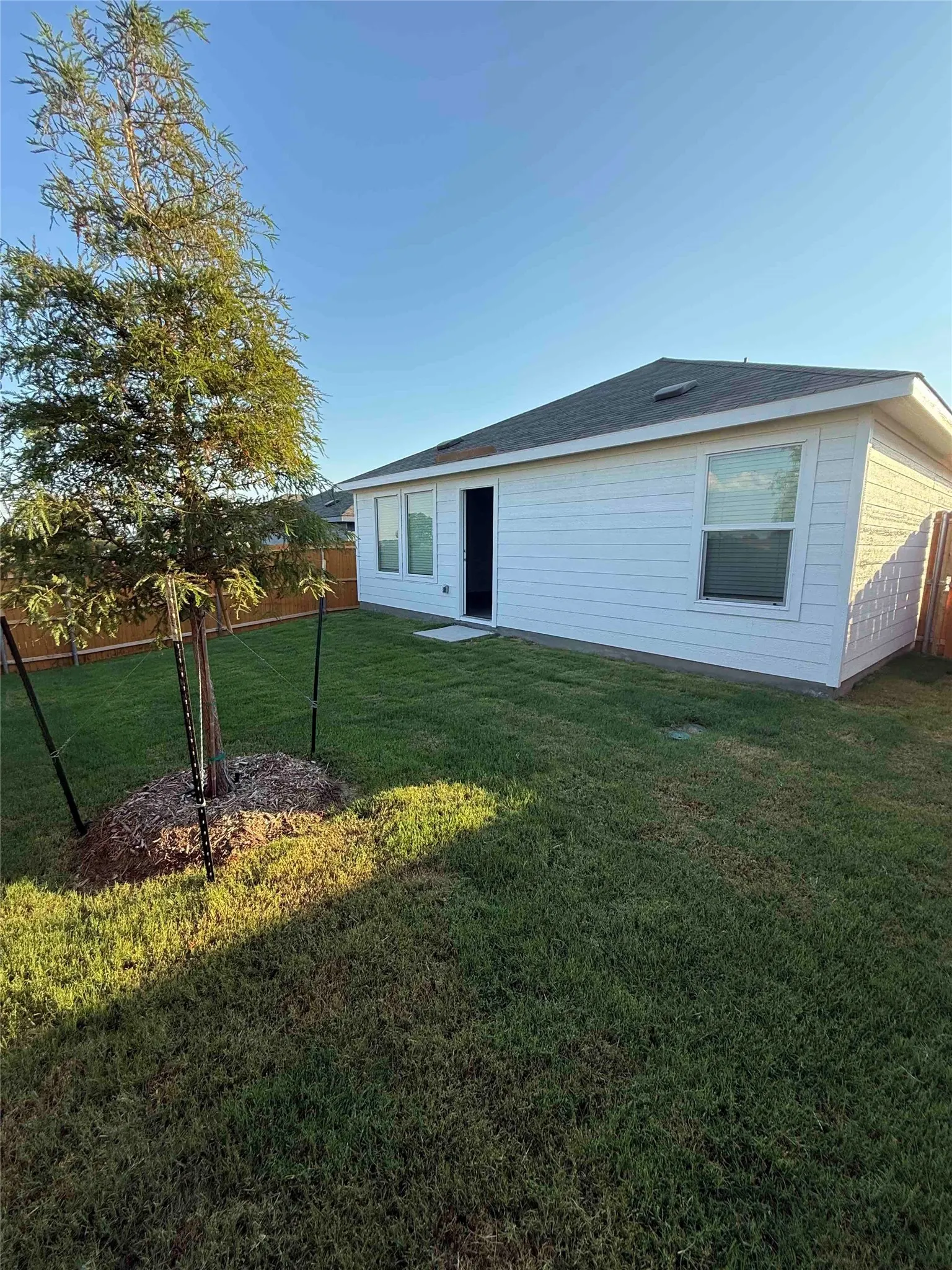 Single Family Residence For Rent in Grayson County , 3917 Superior Place, Sherman, Texas 75090, 4 Bedroom, 2 Bathroom, 2 Garage spaces, 1,600 Sqft, built in 2026, mls#21373348, Real Estate Agent in Sherman, Homes For Rent in Grayson county, Homes For Rent in Sherman, Realtor in Sherman Texas, Real Estate Brokerage Independent Realty Texas, Luminita Cordes Realtor
