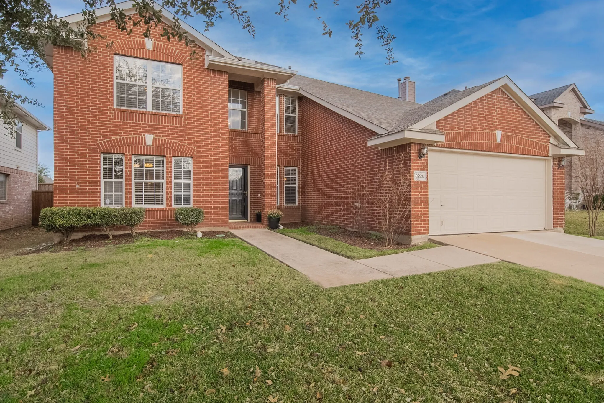 Single Family Residence For Sale in Collin County , 9220 Harrisburg Lane, Mc Kinney, Texas 75071, 5 Bedroom, 3 Bathroom, 2 Garage spaces, 3,178 Sqft, built in 2000, mls#21373350, Real Estate Agent in Mc Kinney, Homes For Sale in Collin county, Homes For Sale in Mc Kinney, Realtor in Mc Kinney Texas, Real Estate Brokerage Independent Realty Texas, Luminita Cordes Realtor
