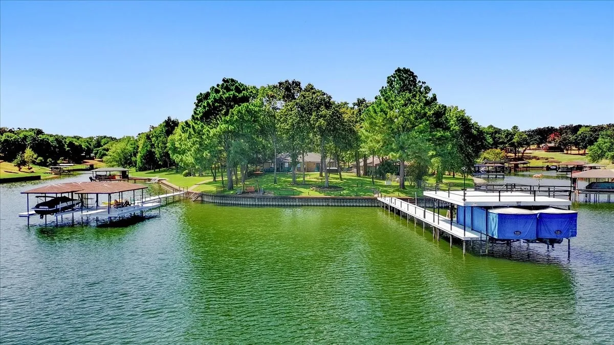 Single Family Residence For Sale in Freestone County , 122 Knights Circle, Streetman, Texas 75859, 3 Bedroom, 2 Bathroom, 2 Garage spaces, 1,584 Sqft, built in 1999, mls#21373117, Real Estate Agent in Streetman, Homes For Sale in Freestone county, Homes For Sale in Streetman, Realtor in Streetman Texas, Real Estate Brokerage Independent Realty Texas, Luminita Cordes Realtor