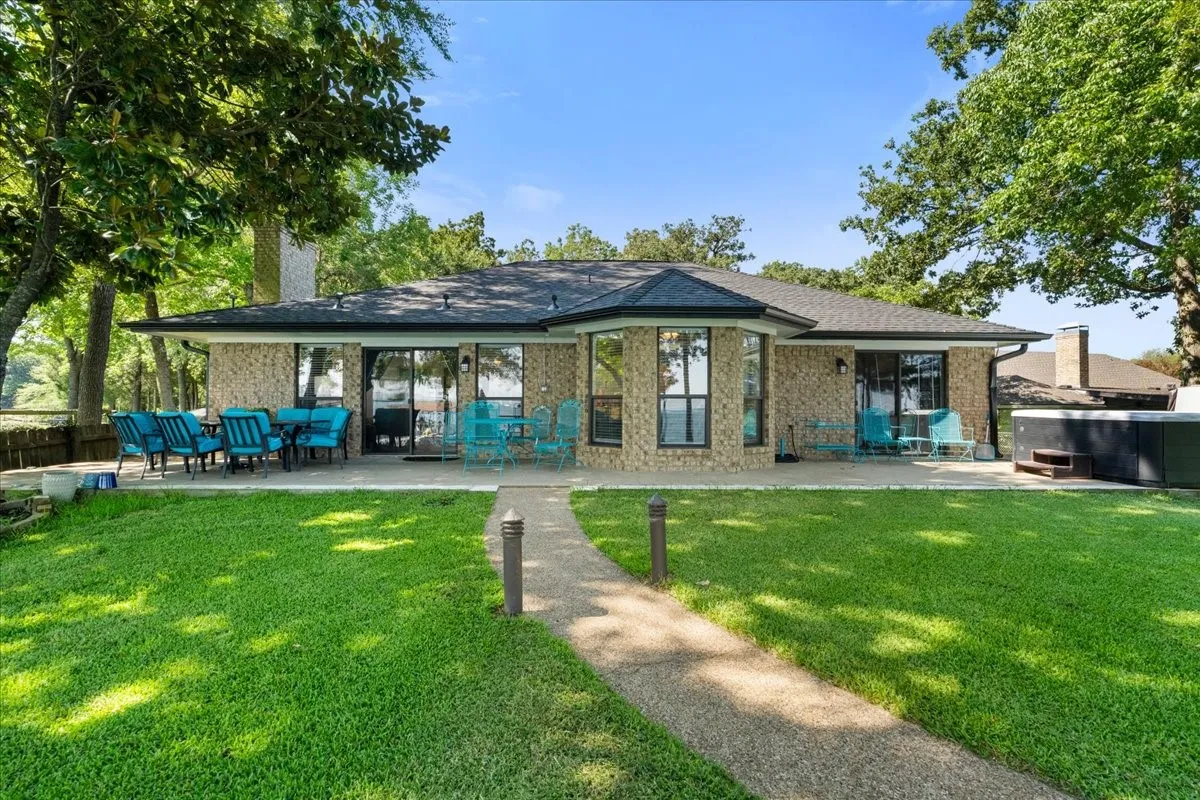 Single Family Residence For Sale in Freestone County , 122 Knights Circle, Streetman, Texas 75859, 3 Bedroom, 2 Bathroom, 2 Garage spaces, 1,584 Sqft, built in 1999, mls#21373117, Real Estate Agent in Streetman, Homes For Sale in Freestone county, Homes For Sale in Streetman, Realtor in Streetman Texas, Real Estate Brokerage Independent Realty Texas, Luminita Cordes Realtor