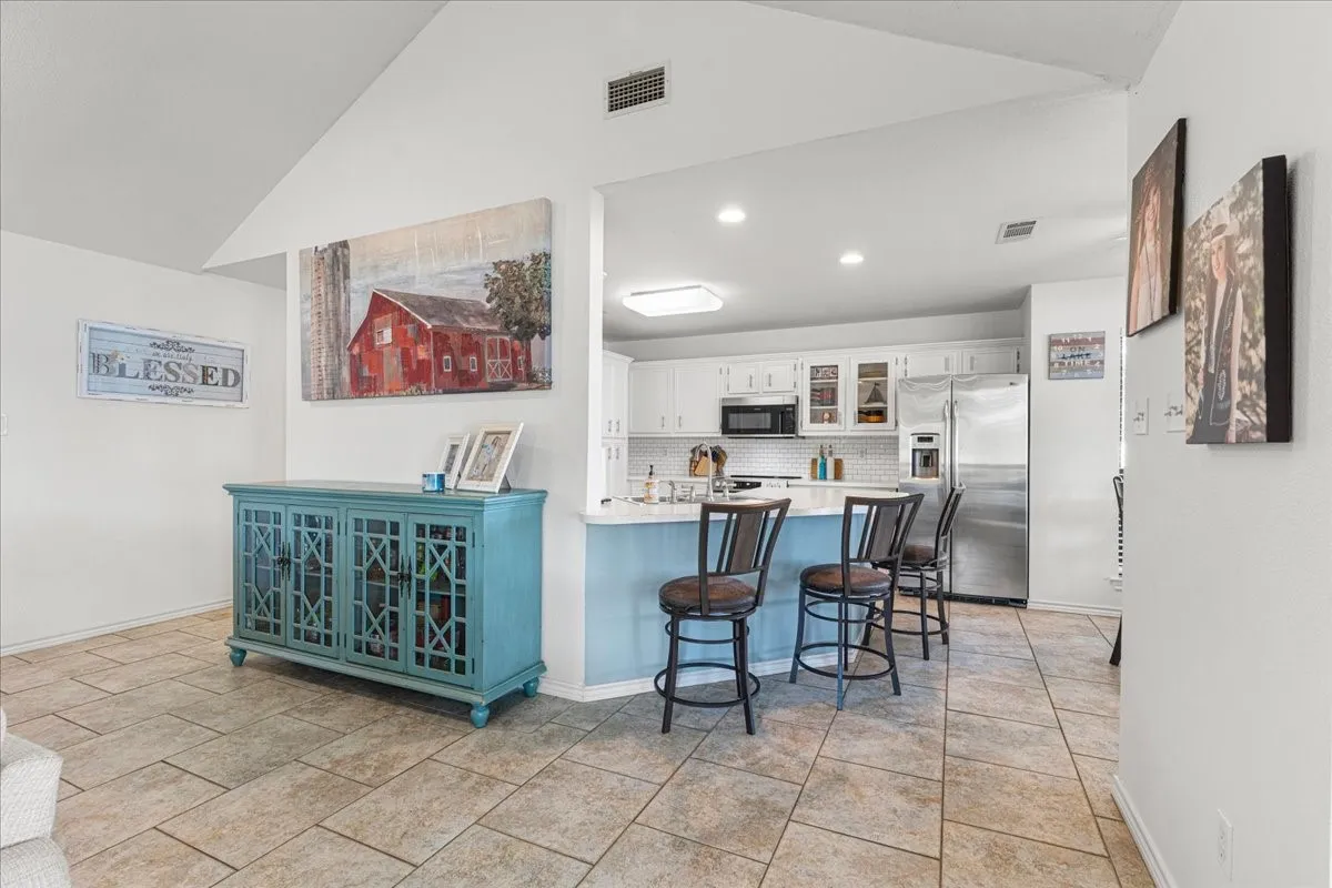 Single Family Residence For Sale in Freestone County , 122 Knights Circle, Streetman, Texas 75859, 3 Bedroom, 2 Bathroom, 2 Garage spaces, 1,584 Sqft, built in 1999, mls#21373117, Real Estate Agent in Streetman, Homes For Sale in Freestone county, Homes For Sale in Streetman, Realtor in Streetman Texas, Real Estate Brokerage Independent Realty Texas, Luminita Cordes Realtor