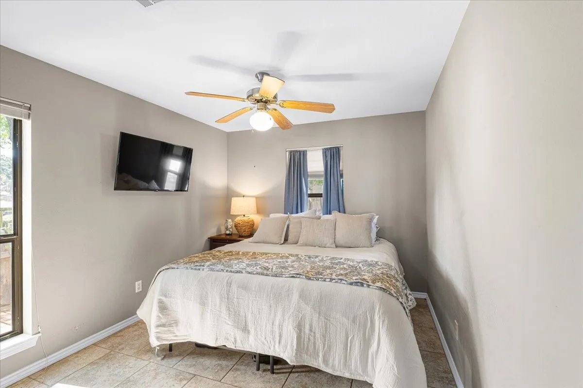 Single Family Residence For Sale in Freestone County , 122 Knights Circle, Streetman, Texas 75859, 3 Bedroom, 2 Bathroom, 2 Garage spaces, 1,584 Sqft, built in 1999, mls#21373117, Real Estate Agent in Streetman, Homes For Sale in Freestone county, Homes For Sale in Streetman, Realtor in Streetman Texas, Real Estate Brokerage Independent Realty Texas, Luminita Cordes Realtor