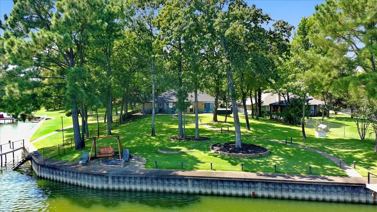 Single Family Residence For Sale in Freestone County , 122 Knights Circle, Streetman, Texas 75859, 3 Bedroom, 2 Bathroom, 2 Garage spaces, 1,584 Sqft, built in 1999, mls#21373117, Real Estate Agent in Streetman, Homes For Sale in Freestone county, Homes For Sale in Streetman, Realtor in Streetman Texas, Real Estate Brokerage Independent Realty Texas, Luminita Cordes Realtor