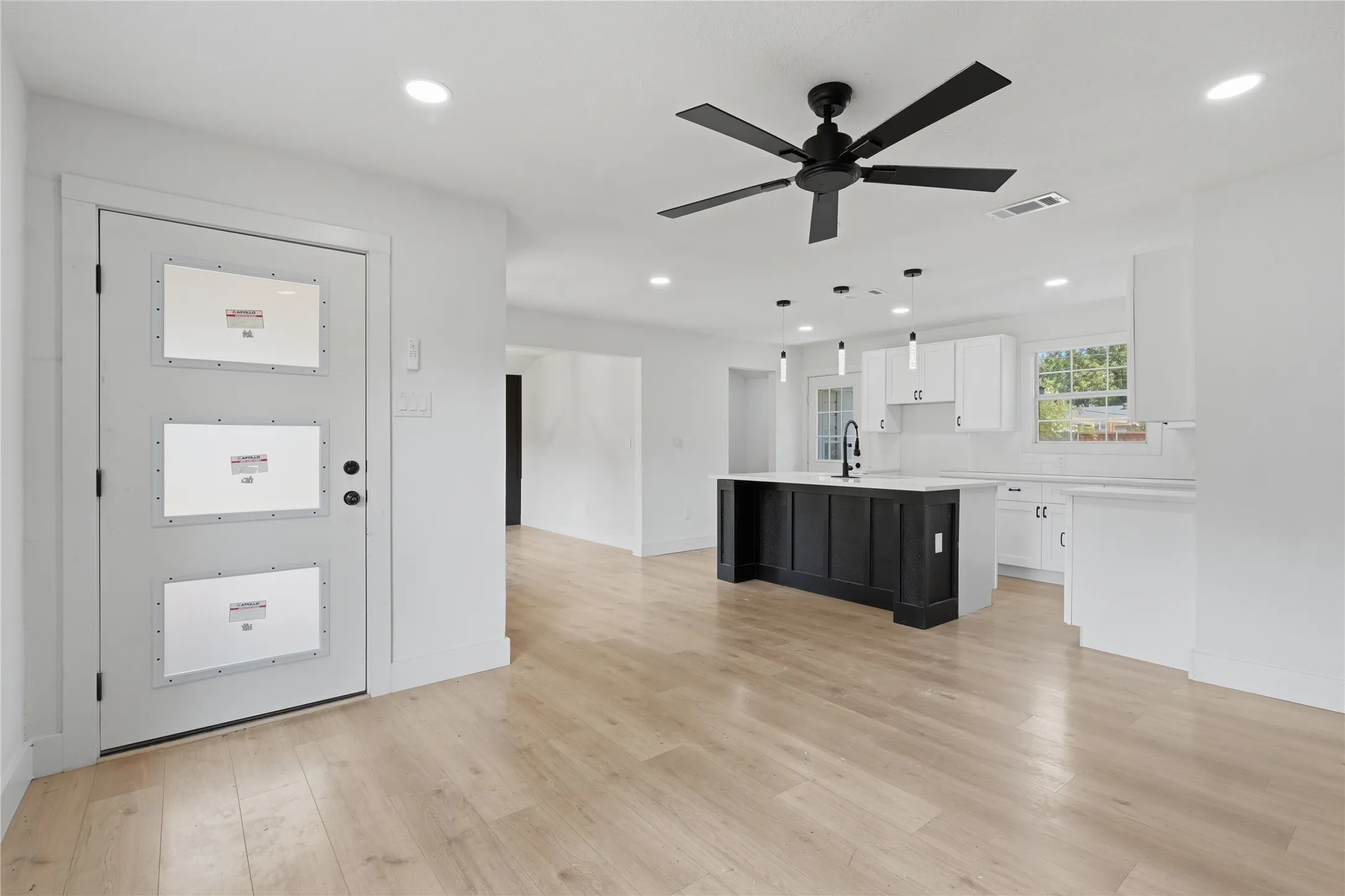 Single Family Residence For Sale in Dallas County , 11012 Castolon Drive, Dallas, Texas 75228, 3 Bedroom, 2 Bathroom, Garage spaces, 1,324 Sqft, built in 1950, mls#21373359, Real Estate Agent in Dallas, Homes For Sale in Dallas county, Homes For Sale in Dallas, Realtor in Dallas Texas, Real Estate Brokerage Independent Realty Texas, Luminita Cordes Realtor