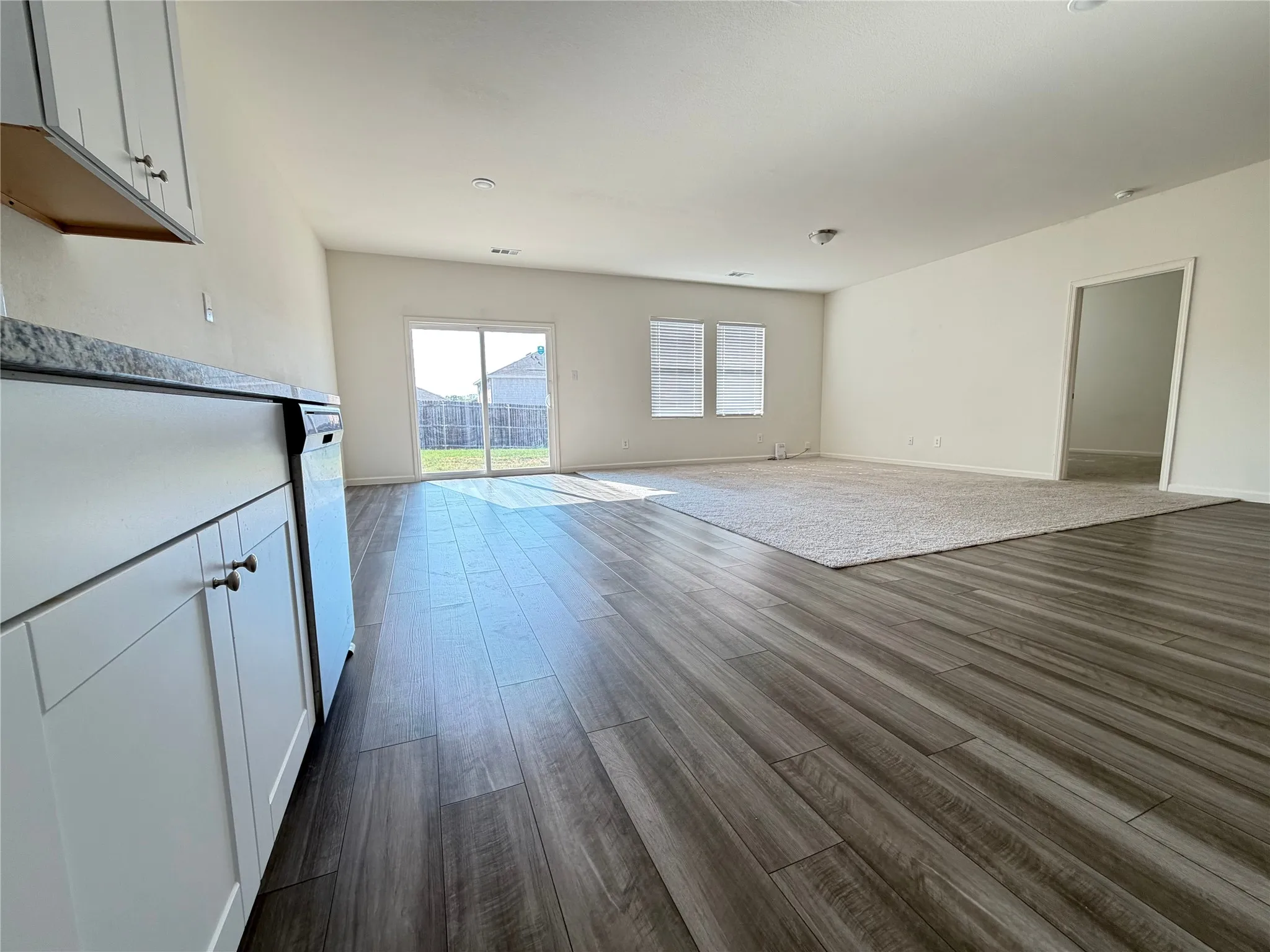 Single Family Residence For Rent in Collin County , 745 Richmond Drive, Lavon, Texas 75166, 3 Bedroom, 2 Bathroom, 2 Garage spaces, 1,591 Sqft, built in 2021, mls#21373362, Real Estate Agent in Lavon, Homes For Rent in Collin county, Homes For Rent in Lavon, Realtor in Lavon Texas, Real Estate Brokerage Independent Realty Texas, Luminita Cordes Realtor