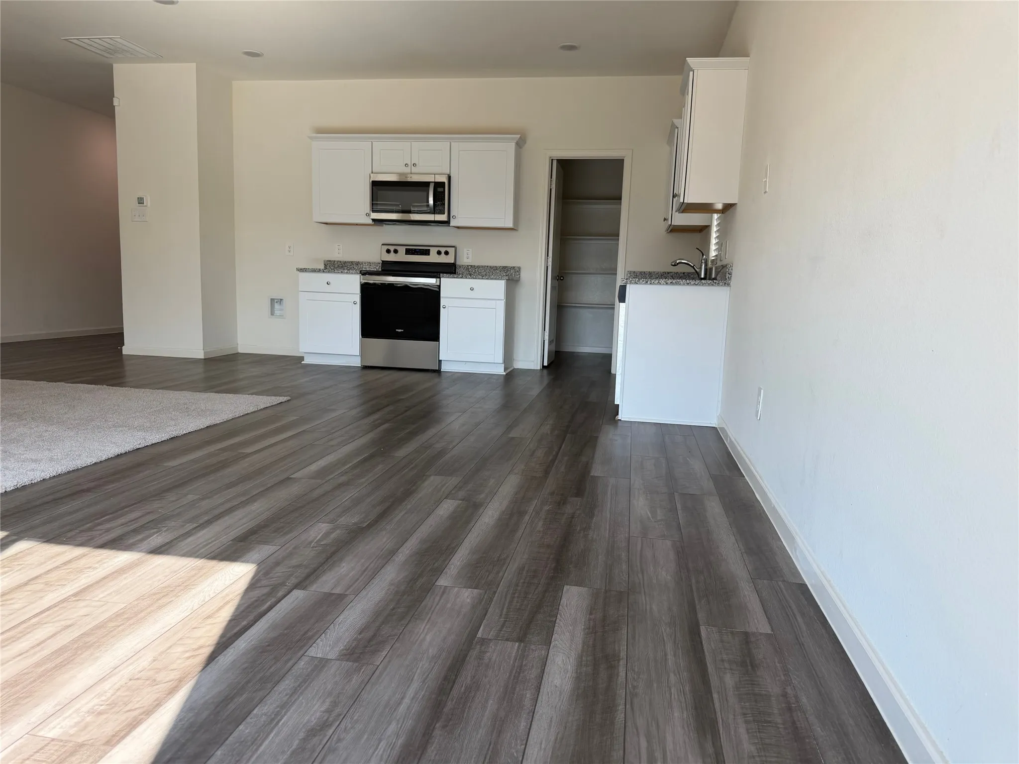 Single Family Residence For Rent in Collin County , 745 Richmond Drive, Lavon, Texas 75166, 3 Bedroom, 2 Bathroom, 2 Garage spaces, 1,591 Sqft, built in 2021, mls#21373362, Real Estate Agent in Lavon, Homes For Rent in Collin county, Homes For Rent in Lavon, Realtor in Lavon Texas, Real Estate Brokerage Independent Realty Texas, Luminita Cordes Realtor