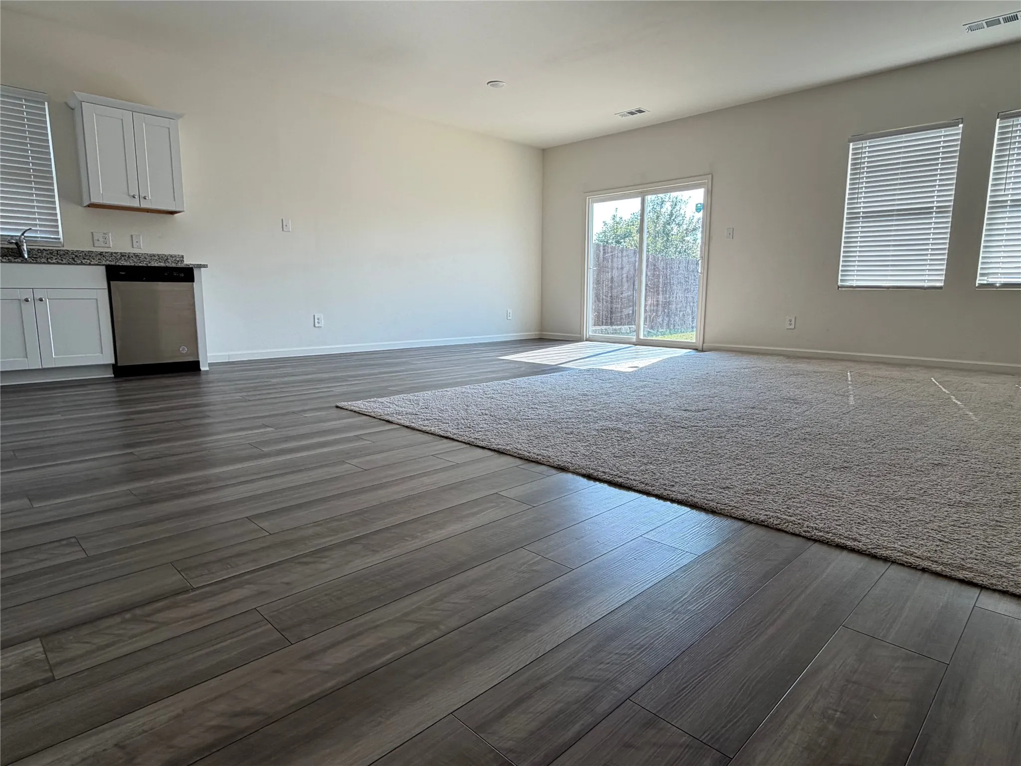 Single Family Residence For Rent in Collin County , 745 Richmond Drive, Lavon, Texas 75166, 3 Bedroom, 2 Bathroom, 2 Garage spaces, 1,591 Sqft, built in 2021, mls#21373362, Real Estate Agent in Lavon, Homes For Rent in Collin county, Homes For Rent in Lavon, Realtor in Lavon Texas, Real Estate Brokerage Independent Realty Texas, Luminita Cordes Realtor