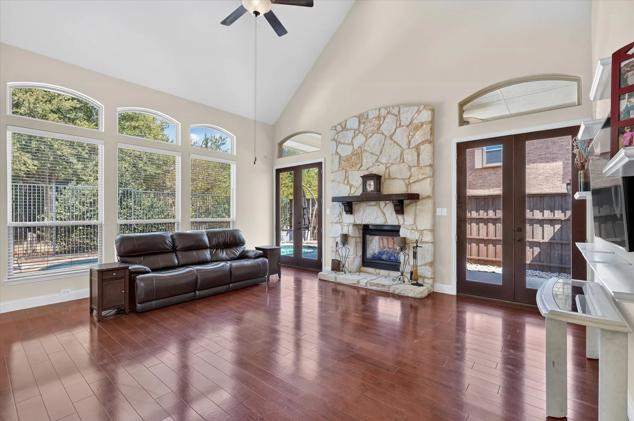 Single Family Residence For Sale in Tarrant County , 6832 Foghorn Lane, Grand Prairie, Texas 75054, 4 Bedroom, 4 Bathroom, 4 Garage spaces, 4,377 Sqft, built in 2008, mls#21372718, Real Estate Agent in Grand Prairie, Homes For Sale in Tarrant county, Homes For Sale in Grand Prairie, Realtor in Grand Prairie Texas, Real Estate Brokerage Independent Realty Texas, Luminita Cordes Realtor