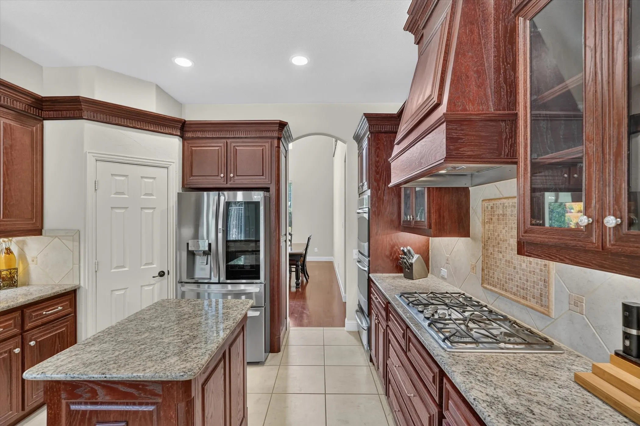 Single Family Residence For Sale in Tarrant County , 6832 Foghorn Lane, Grand Prairie, Texas 75054, 4 Bedroom, 4 Bathroom, 4 Garage spaces, 4,377 Sqft, built in 2008, mls#21372718, Real Estate Agent in Grand Prairie, Homes For Sale in Tarrant county, Homes For Sale in Grand Prairie, Realtor in Grand Prairie Texas, Real Estate Brokerage Independent Realty Texas, Luminita Cordes Realtor