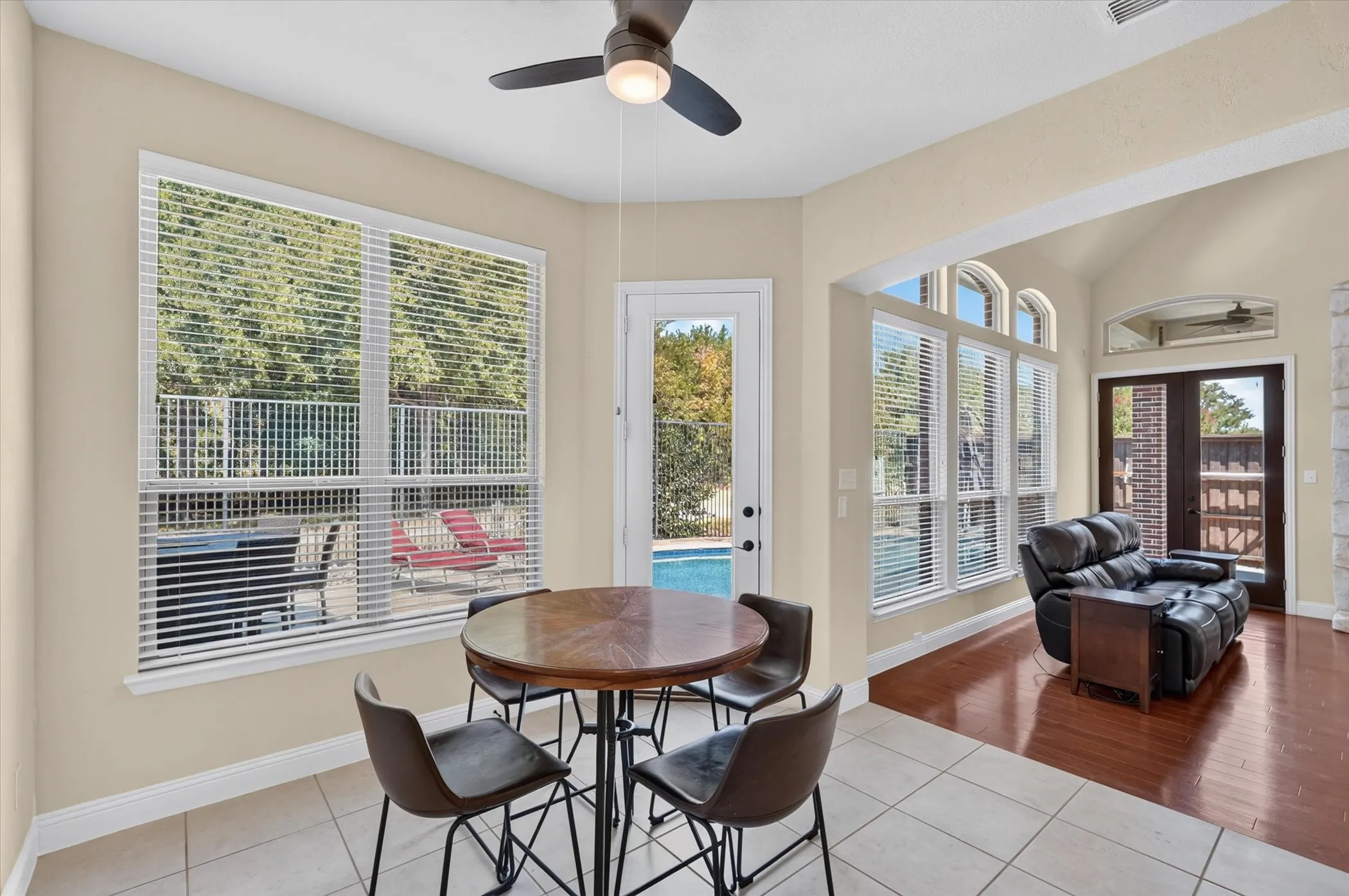 Single Family Residence For Sale in Tarrant County , 6832 Foghorn Lane, Grand Prairie, Texas 75054, 4 Bedroom, 4 Bathroom, 4 Garage spaces, 4,377 Sqft, built in 2008, mls#21372718, Real Estate Agent in Grand Prairie, Homes For Sale in Tarrant county, Homes For Sale in Grand Prairie, Realtor in Grand Prairie Texas, Real Estate Brokerage Independent Realty Texas, Luminita Cordes Realtor