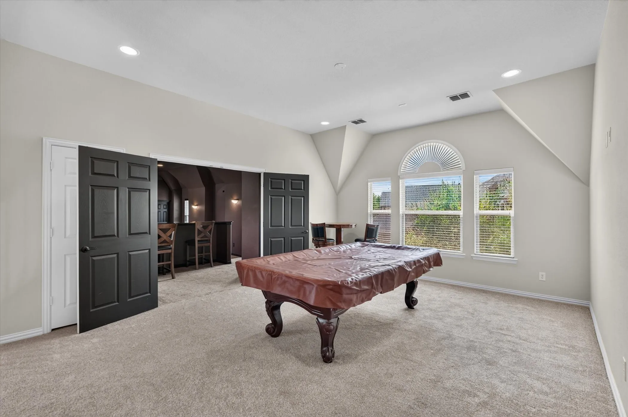 Single Family Residence For Sale in Tarrant County , 6832 Foghorn Lane, Grand Prairie, Texas 75054, 4 Bedroom, 4 Bathroom, 4 Garage spaces, 4,377 Sqft, built in 2008, mls#21372718, Real Estate Agent in Grand Prairie, Homes For Sale in Tarrant county, Homes For Sale in Grand Prairie, Realtor in Grand Prairie Texas, Real Estate Brokerage Independent Realty Texas, Luminita Cordes Realtor