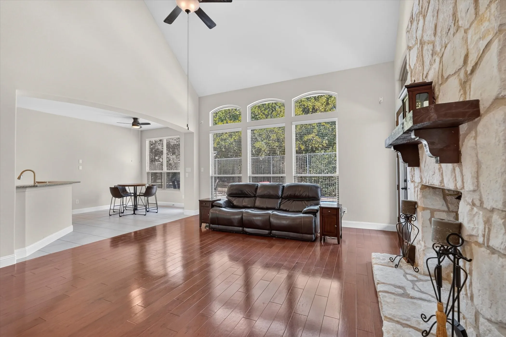Single Family Residence For Sale in Tarrant County , 6832 Foghorn Lane, Grand Prairie, Texas 75054, 4 Bedroom, 4 Bathroom, 4 Garage spaces, 4,377 Sqft, built in 2008, mls#21372718, Real Estate Agent in Grand Prairie, Homes For Sale in Tarrant county, Homes For Sale in Grand Prairie, Realtor in Grand Prairie Texas, Real Estate Brokerage Independent Realty Texas, Luminita Cordes Realtor