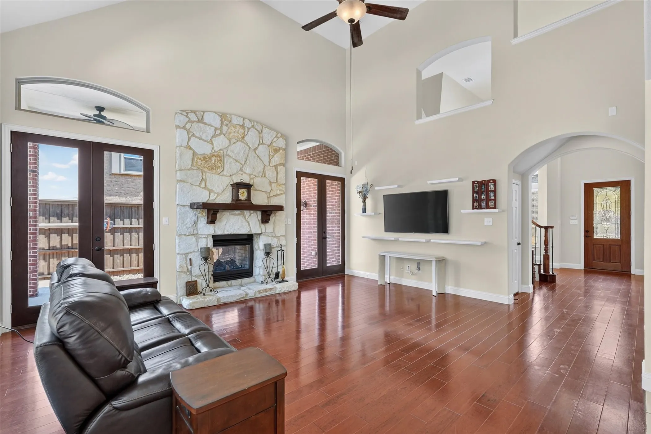 Single Family Residence For Sale in Tarrant County , 6832 Foghorn Lane, Grand Prairie, Texas 75054, 4 Bedroom, 4 Bathroom, 4 Garage spaces, 4,377 Sqft, built in 2008, mls#21372718, Real Estate Agent in Grand Prairie, Homes For Sale in Tarrant county, Homes For Sale in Grand Prairie, Realtor in Grand Prairie Texas, Real Estate Brokerage Independent Realty Texas, Luminita Cordes Realtor
