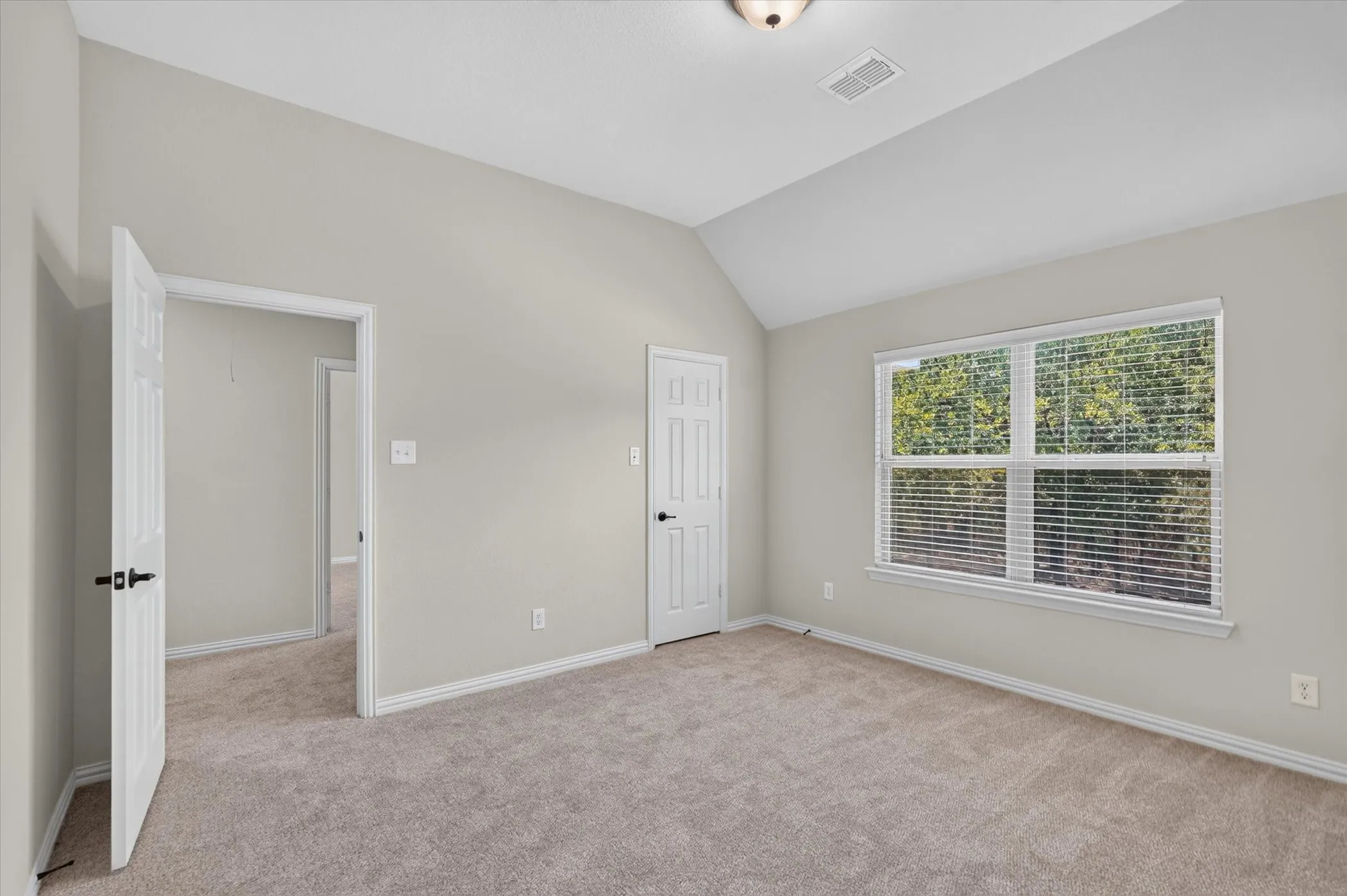 Spacious secondary bedrooms upstairs!