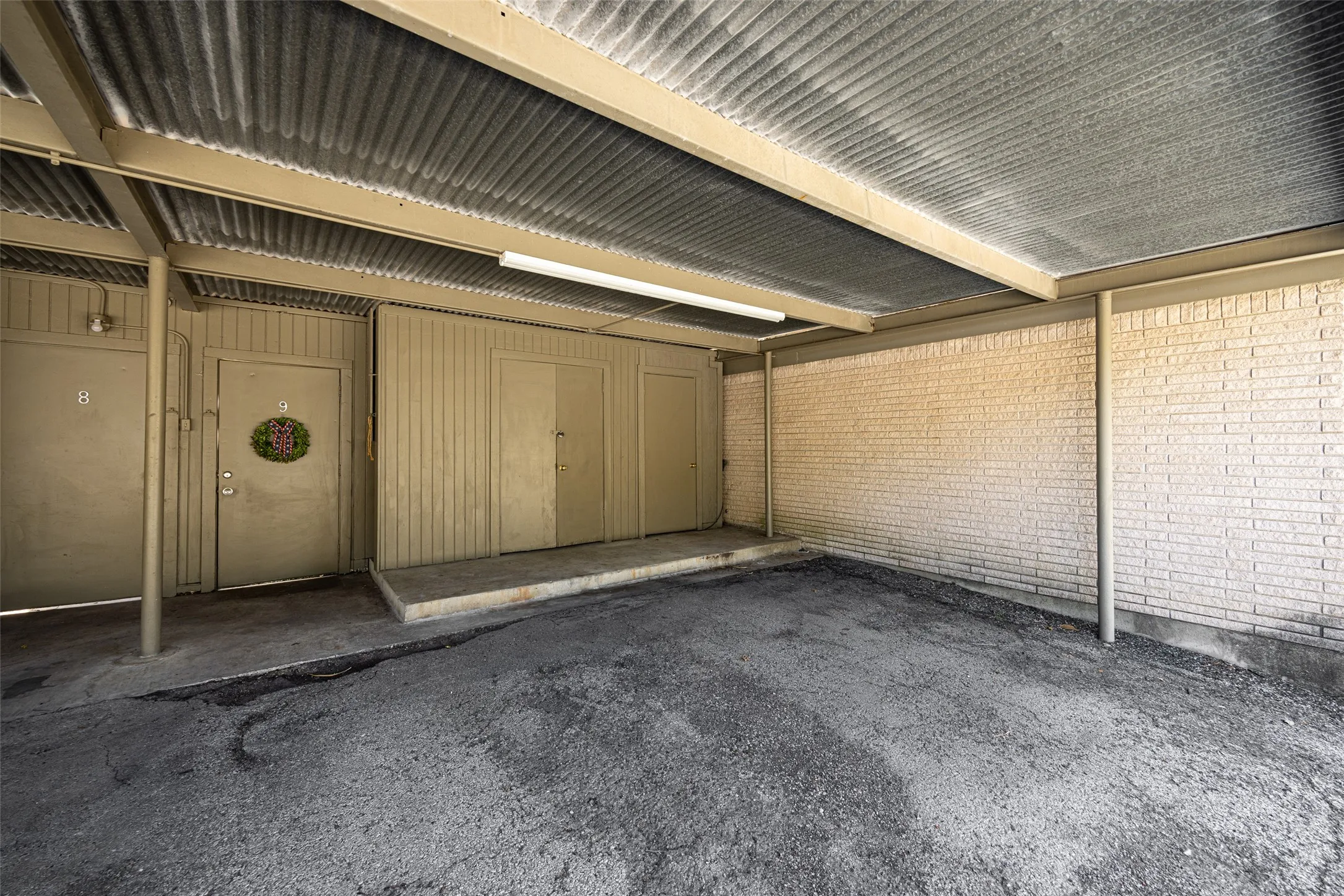 Condominium For Sale in Dallas County , 7424 W Northwest Highway 9, Dallas, Texas 75225, 2 Bedroom, 3 Bathroom, Garage spaces, 1,522 Sqft, built in 1964, mls#21367300, Real Estate Agent in Dallas, Homes For Sale in Dallas county, Homes For Sale in Dallas, Realtor in Dallas Texas, Real Estate Brokerage Independent Realty Texas, Luminita Cordes Realtor