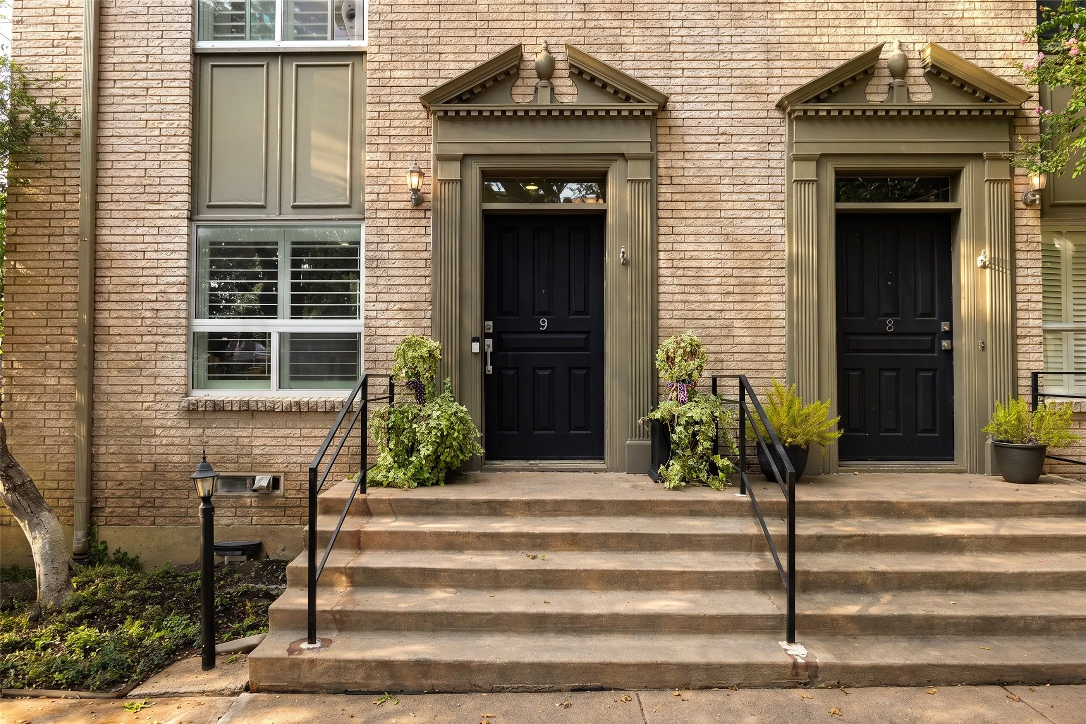 Condominium For Sale in Dallas County , 7424 W Northwest Highway 9, Dallas, Texas 75225, 2 Bedroom, 3 Bathroom, Garage spaces, 1,522 Sqft, built in 1964, mls#21367300, Real Estate Agent in Dallas, Homes For Sale in Dallas county, Homes For Sale in Dallas, Realtor in Dallas Texas, Real Estate Brokerage Independent Realty Texas, Luminita Cordes Realtor