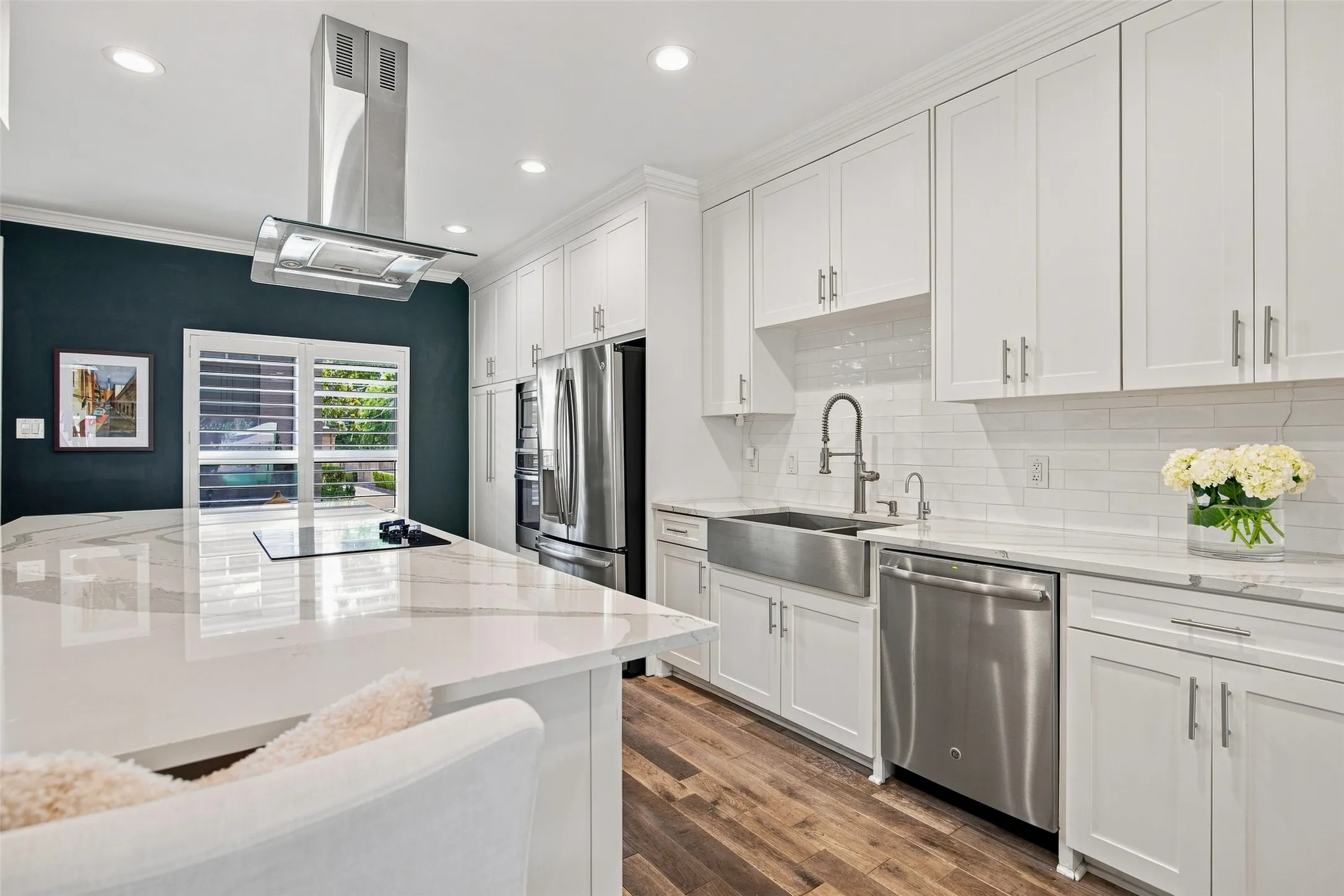 Condominium For Sale in Dallas County , 7424 W Northwest Highway 9, Dallas, Texas 75225, 2 Bedroom, 3 Bathroom, Garage spaces, 1,522 Sqft, built in 1964, mls#21367300, Real Estate Agent in Dallas, Homes For Sale in Dallas county, Homes For Sale in Dallas, Realtor in Dallas Texas, Real Estate Brokerage Independent Realty Texas, Luminita Cordes Realtor