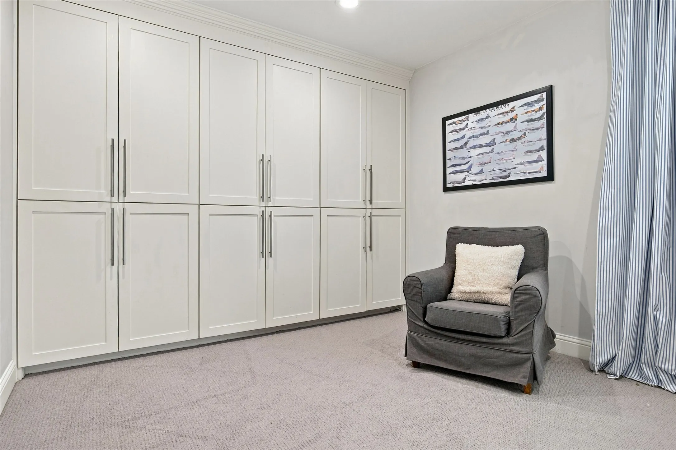 Condominium For Sale in Dallas County , 7424 W Northwest Highway 9, Dallas, Texas 75225, 2 Bedroom, 3 Bathroom, Garage spaces, 1,522 Sqft, built in 1964, mls#21367300, Real Estate Agent in Dallas, Homes For Sale in Dallas county, Homes For Sale in Dallas, Realtor in Dallas Texas, Real Estate Brokerage Independent Realty Texas, Luminita Cordes Realtor