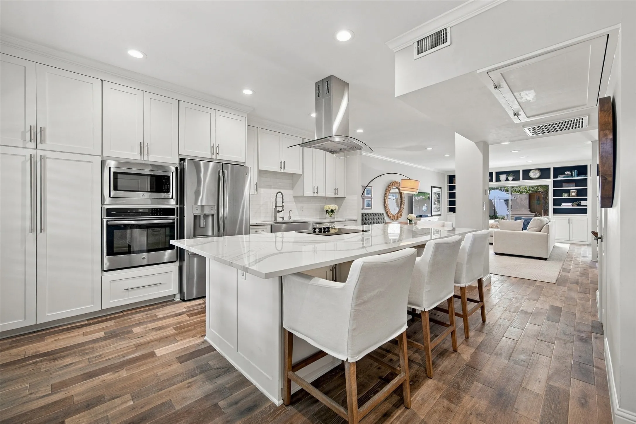 Condominium For Sale in Dallas County , 7424 W Northwest Highway 9, Dallas, Texas 75225, 2 Bedroom, 3 Bathroom, Garage spaces, 1,522 Sqft, built in 1964, mls#21367300, Real Estate Agent in Dallas, Homes For Sale in Dallas county, Homes For Sale in Dallas, Realtor in Dallas Texas, Real Estate Brokerage Independent Realty Texas, Luminita Cordes Realtor