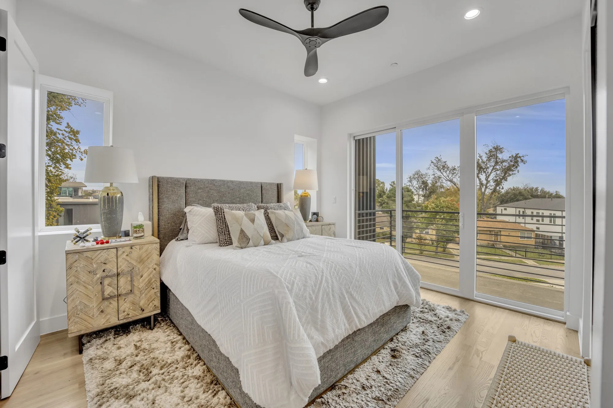 Condominium For Sale in Dallas County , 4631 Belmont Avenue 202, Dallas, Texas 75204, 2 Bedroom, 3 Bathroom, 2 Garage spaces, 1,774 Sqft, built in 2021, mls#21373364, Real Estate Agent in Dallas, Homes For Sale in Dallas county, Homes For Sale in Dallas, Realtor in Dallas Texas, Real Estate Brokerage Independent Realty Texas, Luminita Cordes Realtor