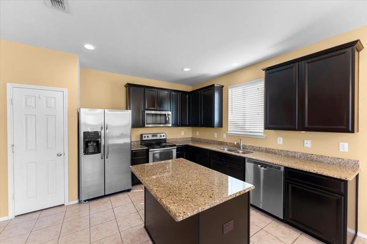 Single Family Residence For Rent in Tarrant County , 2412 Simmental Road, Fort Worth, Texas 76131, 3 Bedroom, 2 Bathroom, 2 Garage spaces, 1,636 Sqft, built in 2016, mls#21373365, Real Estate Agent in Fort Worth, Homes For Rent in Tarrant county, Homes For Rent in Fort Worth, Realtor in Fort Worth Texas, Real Estate Brokerage Independent Realty Texas, Luminita Cordes Realtor