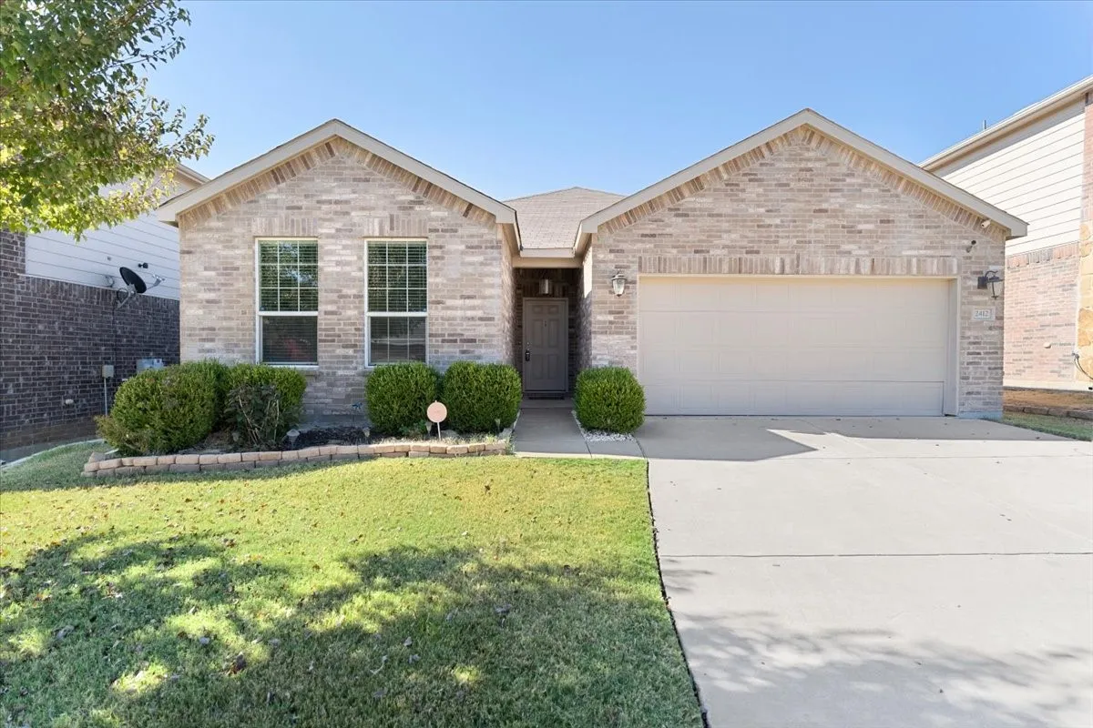 Single Family Residence For Rent in Tarrant County , 2412 Simmental Road, Fort Worth, Texas 76131, 3 Bedroom, 2 Bathroom, 2 Garage spaces, 1,636 Sqft, built in 2016, mls#21373365, Real Estate Agent in Fort Worth, Homes For Rent in Tarrant county, Homes For Rent in Fort Worth, Realtor in Fort Worth Texas, Real Estate Brokerage Independent Realty Texas, Luminita Cordes Realtor