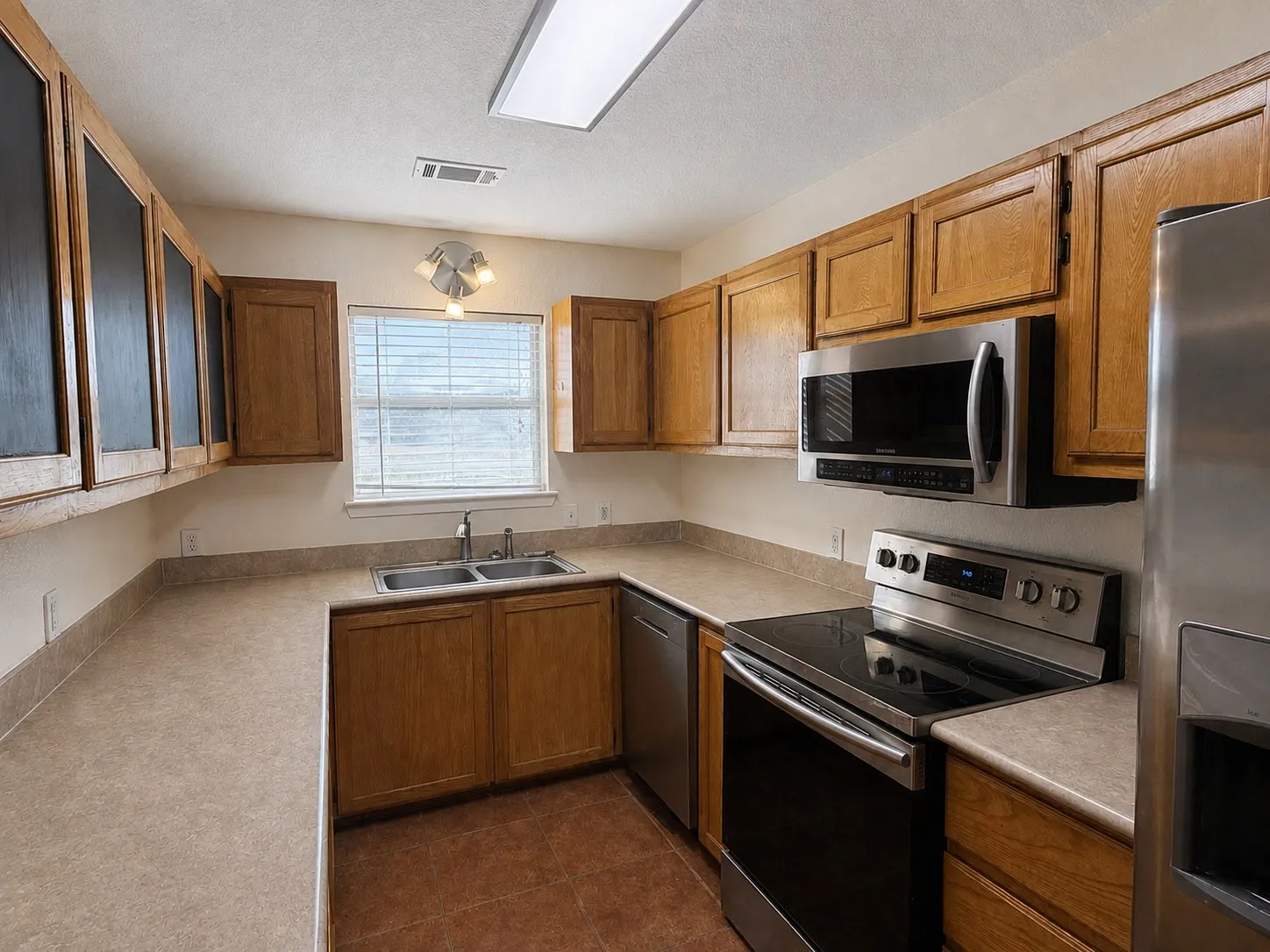 Single Family Residence For Sale in Hood County , 513 Ranch Road, Granbury, Texas 76049, 3 Bedroom, 2 Bathroom, 2 Garage spaces, 1,440 Sqft, built in 1996, mls#21373374, Real Estate Agent in Granbury, Homes For Sale in Hood county, Homes For Sale in Granbury, Realtor in Granbury Texas, Real Estate Brokerage Independent Realty Texas, Luminita Cordes Realtor