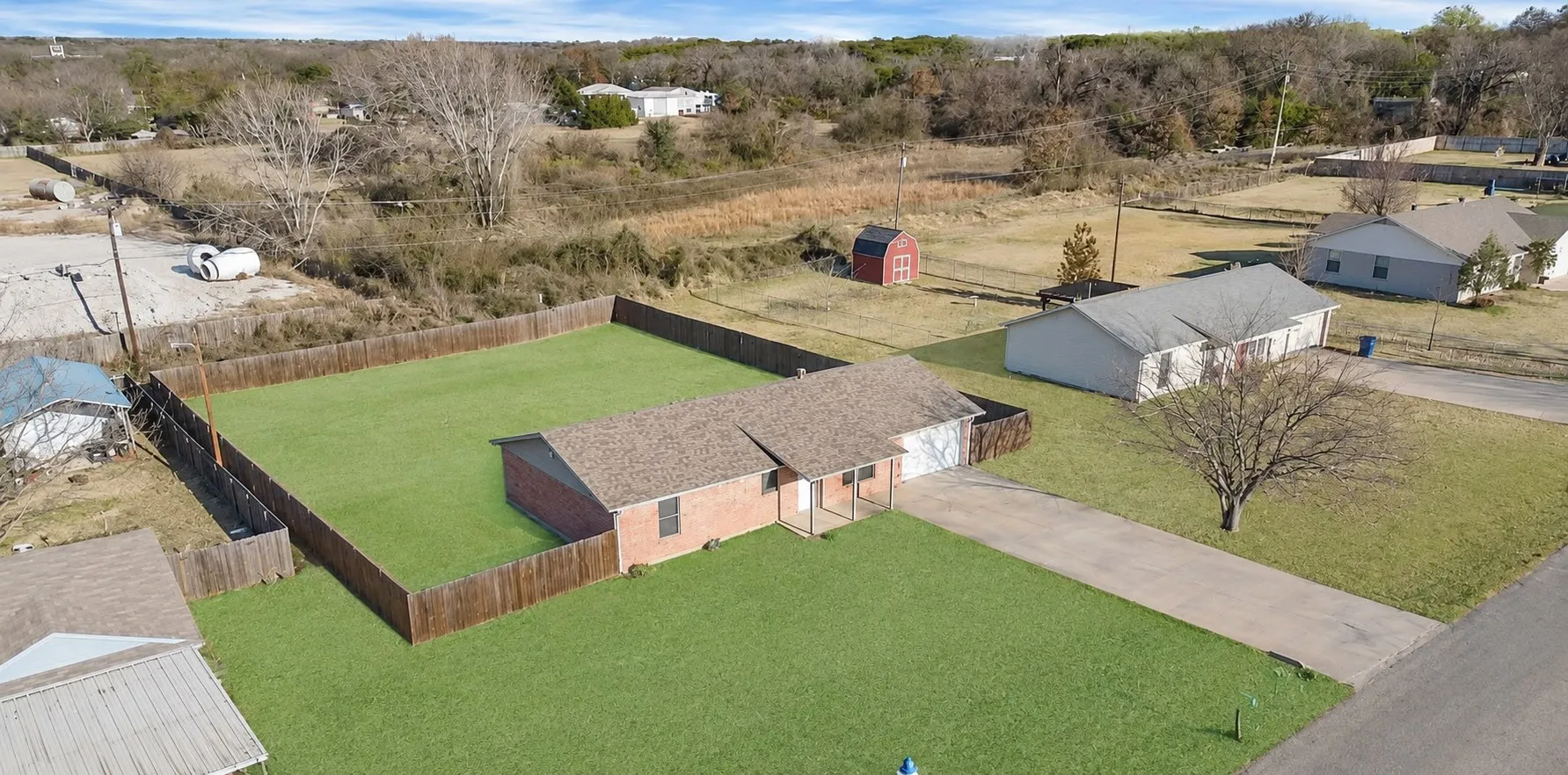 Single Family Residence For Sale in Hood County , 513 Ranch Road, Granbury, Texas 76049, 3 Bedroom, 2 Bathroom, 2 Garage spaces, 1,440 Sqft, built in 1996, mls#21373374, Real Estate Agent in Granbury, Homes For Sale in Hood county, Homes For Sale in Granbury, Realtor in Granbury Texas, Real Estate Brokerage Independent Realty Texas, Luminita Cordes Realtor