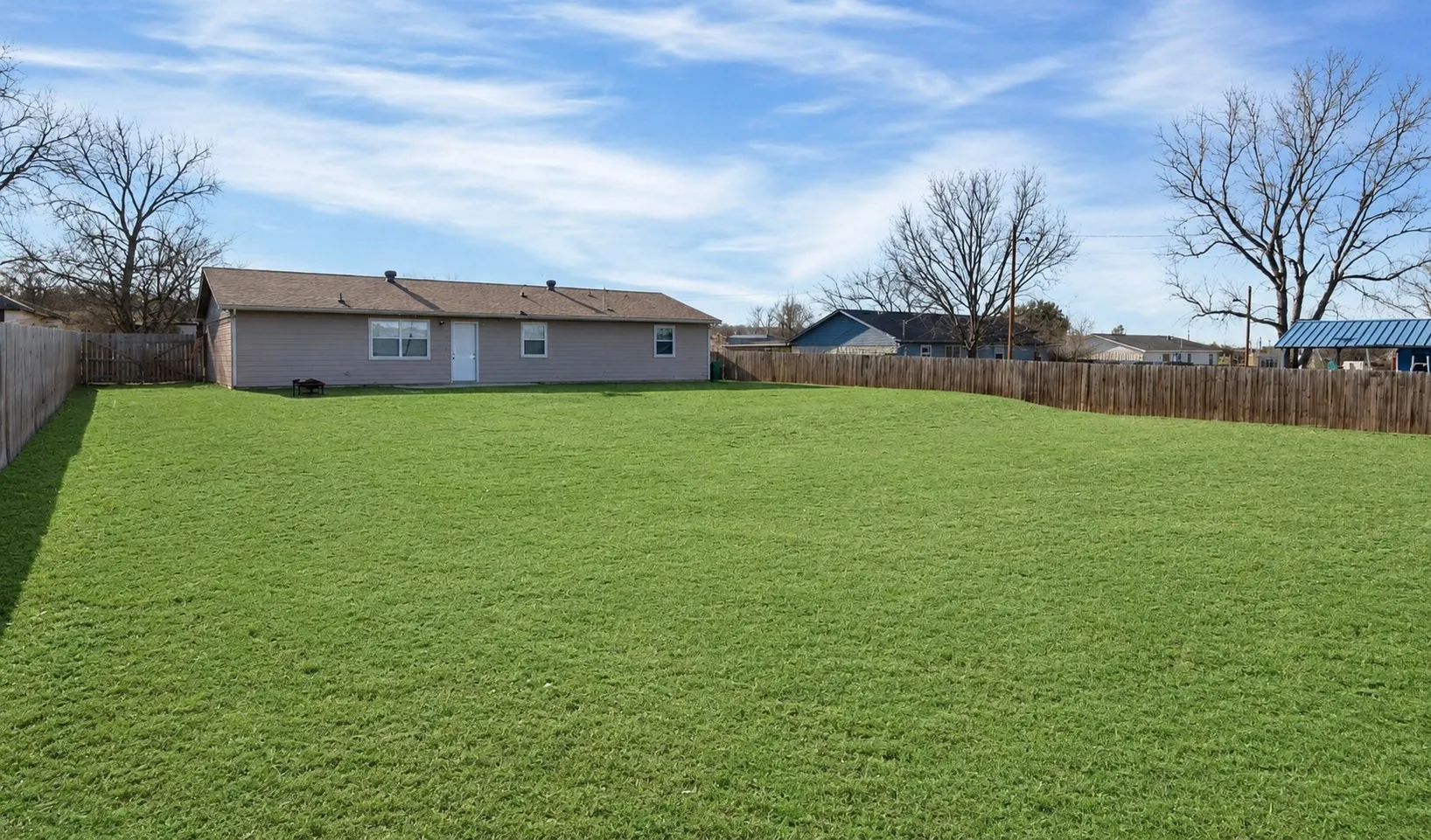 Single Family Residence For Sale in Hood County , 513 Ranch Road, Granbury, Texas 76049, 3 Bedroom, 2 Bathroom, 2 Garage spaces, 1,440 Sqft, built in 1996, mls#21373374, Real Estate Agent in Granbury, Homes For Sale in Hood county, Homes For Sale in Granbury, Realtor in Granbury Texas, Real Estate Brokerage Independent Realty Texas, Luminita Cordes Realtor
