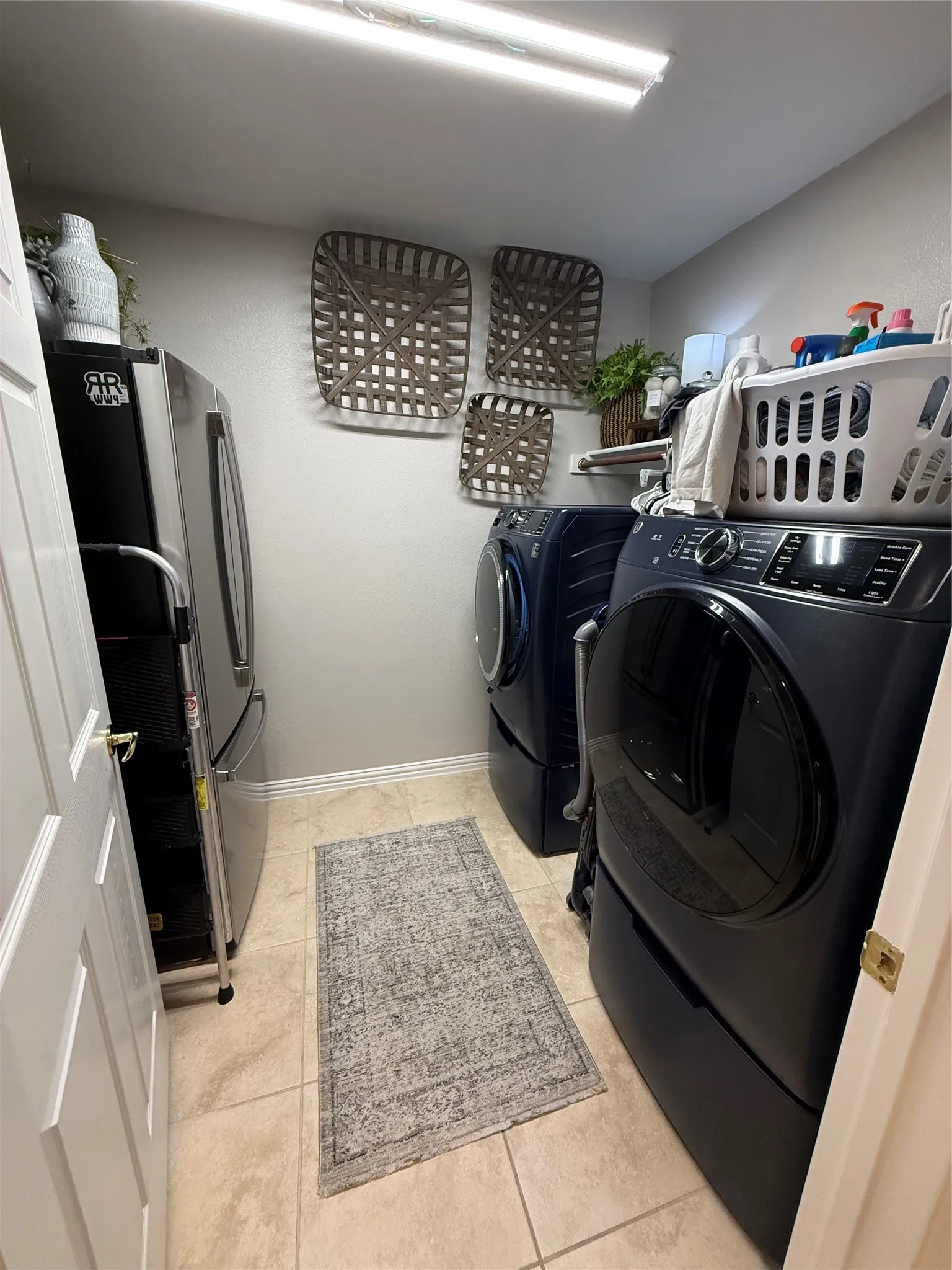 Single Family Residence For Rent in Collin County , 454 Long Cove Drive, Fairview, Texas 75069, 2 Bedroom, 3 Bathroom, 2 Garage spaces, 2,241 Sqft, built in 2005, mls#21373375, Real Estate Agent in Fairview, Homes For Rent in Collin county, Homes For Rent in Fairview, Realtor in Fairview Texas, Real Estate Brokerage Independent Realty Texas, Luminita Cordes Realtor