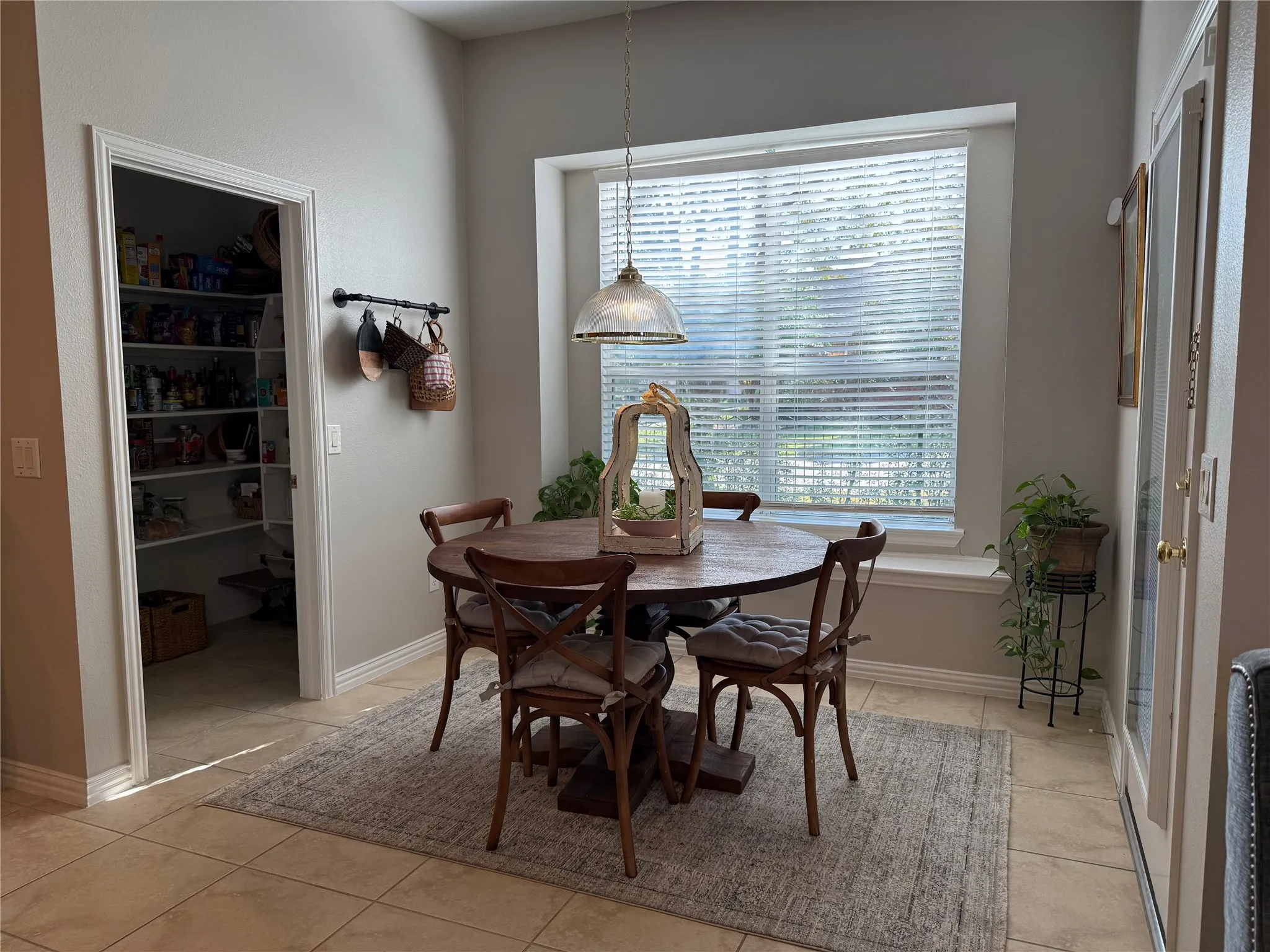 Single Family Residence For Rent in Collin County , 454 Long Cove Drive, Fairview, Texas 75069, 2 Bedroom, 3 Bathroom, 2 Garage spaces, 2,241 Sqft, built in 2005, mls#21373375, Real Estate Agent in Fairview, Homes For Rent in Collin county, Homes For Rent in Fairview, Realtor in Fairview Texas, Real Estate Brokerage Independent Realty Texas, Luminita Cordes Realtor