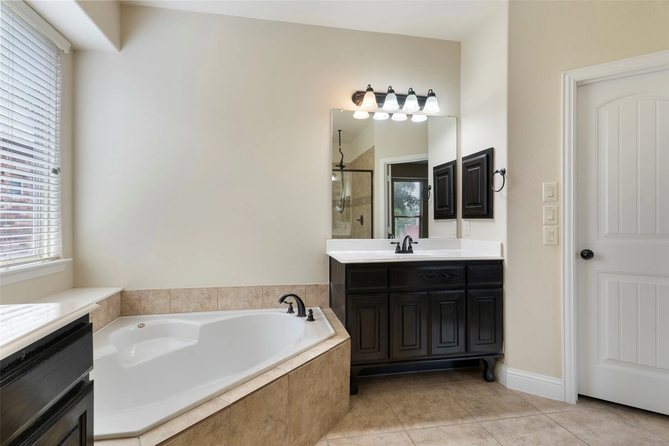 Single Family Residence For Sale in Collin County , 2264 Catherine Lane, Mc Kinney, Texas 75071, 3 Bedroom, 2 Bathroom, 2 Garage spaces, 1,810 Sqft, built in 2011, mls#21373220, Real Estate Agent in Mc Kinney, Homes For Sale in Collin county, Homes For Sale in Mc Kinney, Realtor in Mc Kinney Texas, Real Estate Brokerage Independent Realty Texas, Luminita Cordes Realtor