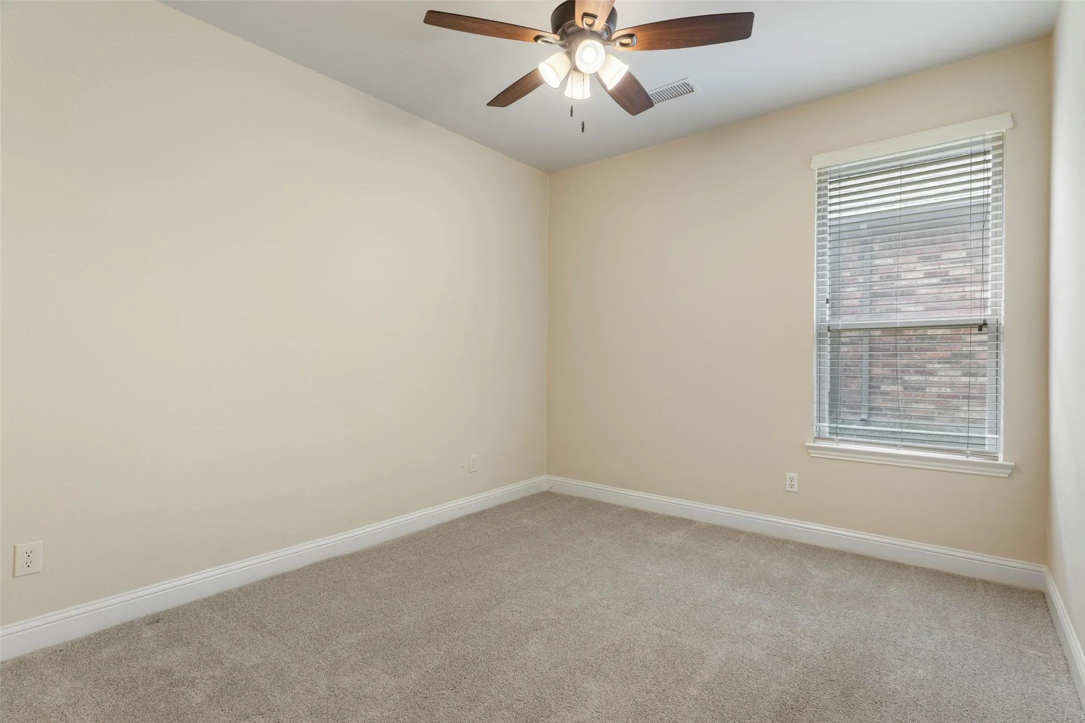 Single Family Residence For Sale in Collin County , 2264 Catherine Lane, Mc Kinney, Texas 75071, 3 Bedroom, 2 Bathroom, 2 Garage spaces, 1,810 Sqft, built in 2011, mls#21373220, Real Estate Agent in Mc Kinney, Homes For Sale in Collin county, Homes For Sale in Mc Kinney, Realtor in Mc Kinney Texas, Real Estate Brokerage Independent Realty Texas, Luminita Cordes Realtor