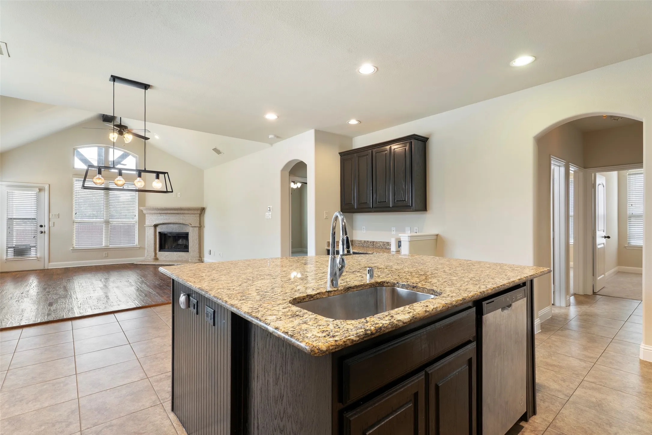 Single Family Residence For Sale in Collin County , 2264 Catherine Lane, Mc Kinney, Texas 75071, 3 Bedroom, 2 Bathroom, 2 Garage spaces, 1,810 Sqft, built in 2011, mls#21373220, Real Estate Agent in Mc Kinney, Homes For Sale in Collin county, Homes For Sale in Mc Kinney, Realtor in Mc Kinney Texas, Real Estate Brokerage Independent Realty Texas, Luminita Cordes Realtor