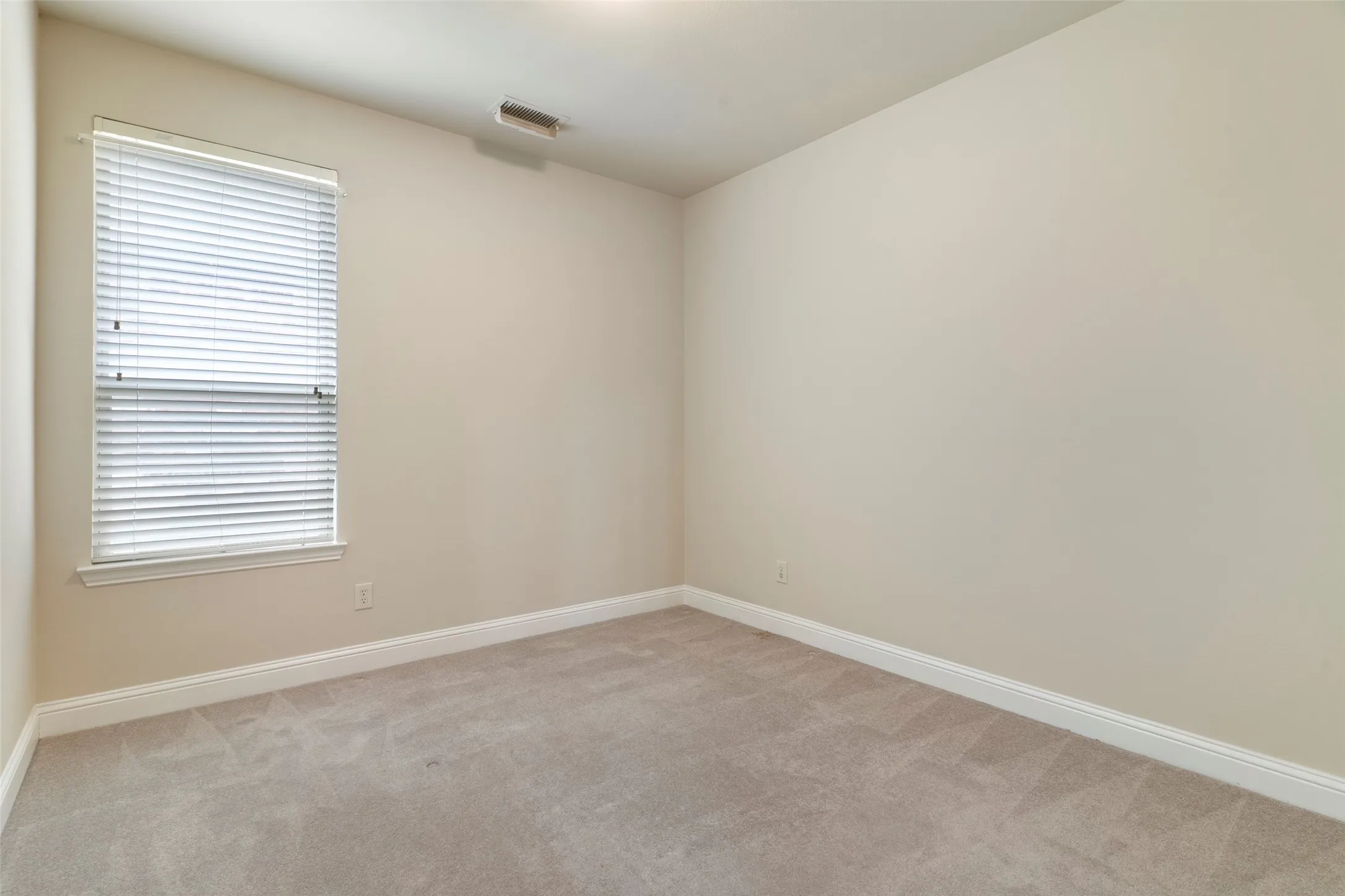 Single Family Residence For Sale in Collin County , 2264 Catherine Lane, Mc Kinney, Texas 75071, 3 Bedroom, 2 Bathroom, 2 Garage spaces, 1,810 Sqft, built in 2011, mls#21373220, Real Estate Agent in Mc Kinney, Homes For Sale in Collin county, Homes For Sale in Mc Kinney, Realtor in Mc Kinney Texas, Real Estate Brokerage Independent Realty Texas, Luminita Cordes Realtor