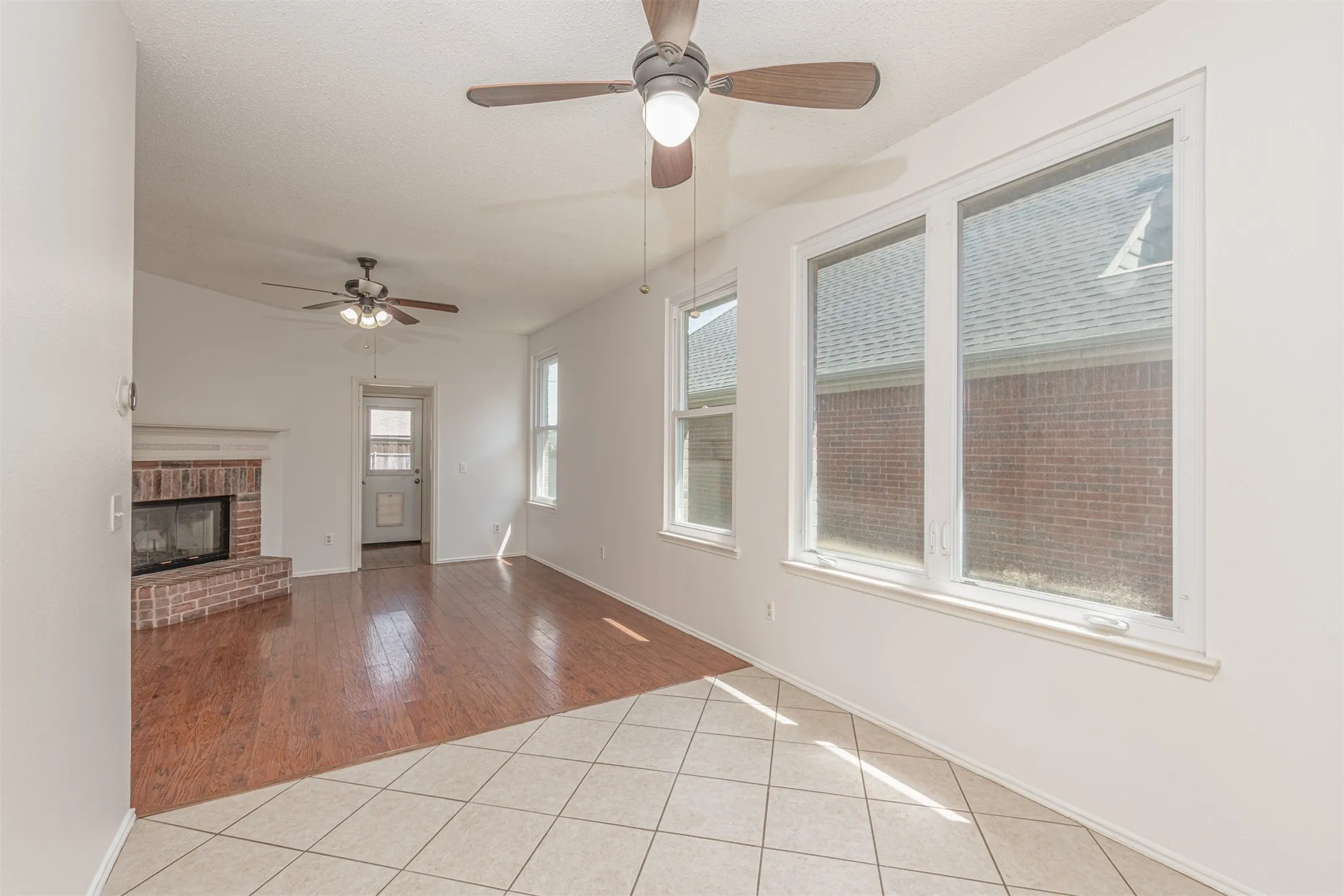 Single Family Residence For Sale in Collin County , 1403 E Brown Street, Wylie, Texas 75098, 3 Bedroom, 2 Bathroom, 2 Garage spaces, 1,389 Sqft, built in 1998, mls#21373354, Real Estate Agent in Wylie, Homes For Sale in Collin county, Homes For Sale in Wylie, Realtor in Wylie Texas, Real Estate Brokerage Independent Realty Texas, Luminita Cordes Realtor