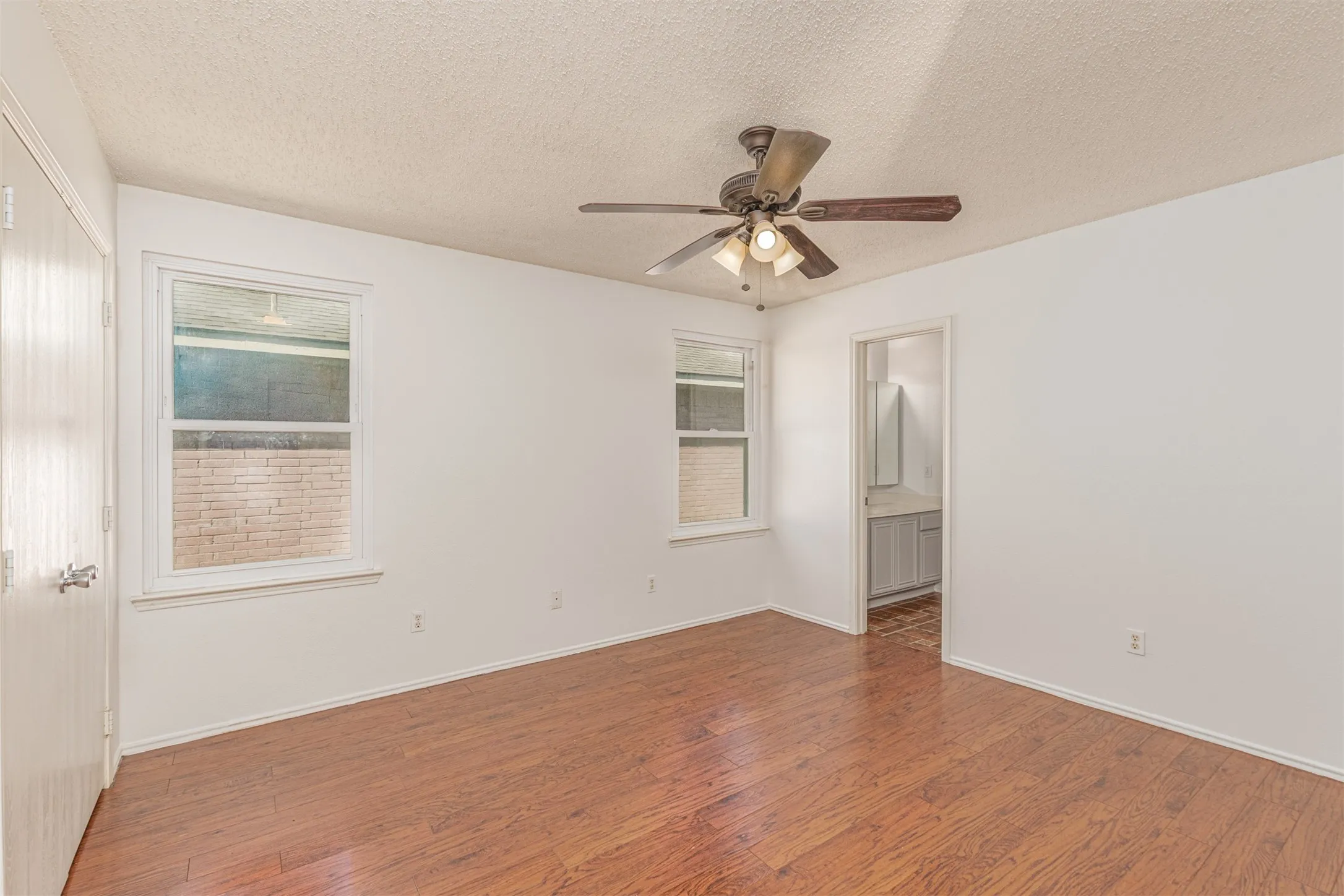 Single Family Residence For Sale in Collin County , 1403 E Brown Street, Wylie, Texas 75098, 3 Bedroom, 2 Bathroom, 2 Garage spaces, 1,389 Sqft, built in 1998, mls#21373354, Real Estate Agent in Wylie, Homes For Sale in Collin county, Homes For Sale in Wylie, Realtor in Wylie Texas, Real Estate Brokerage Independent Realty Texas, Luminita Cordes Realtor