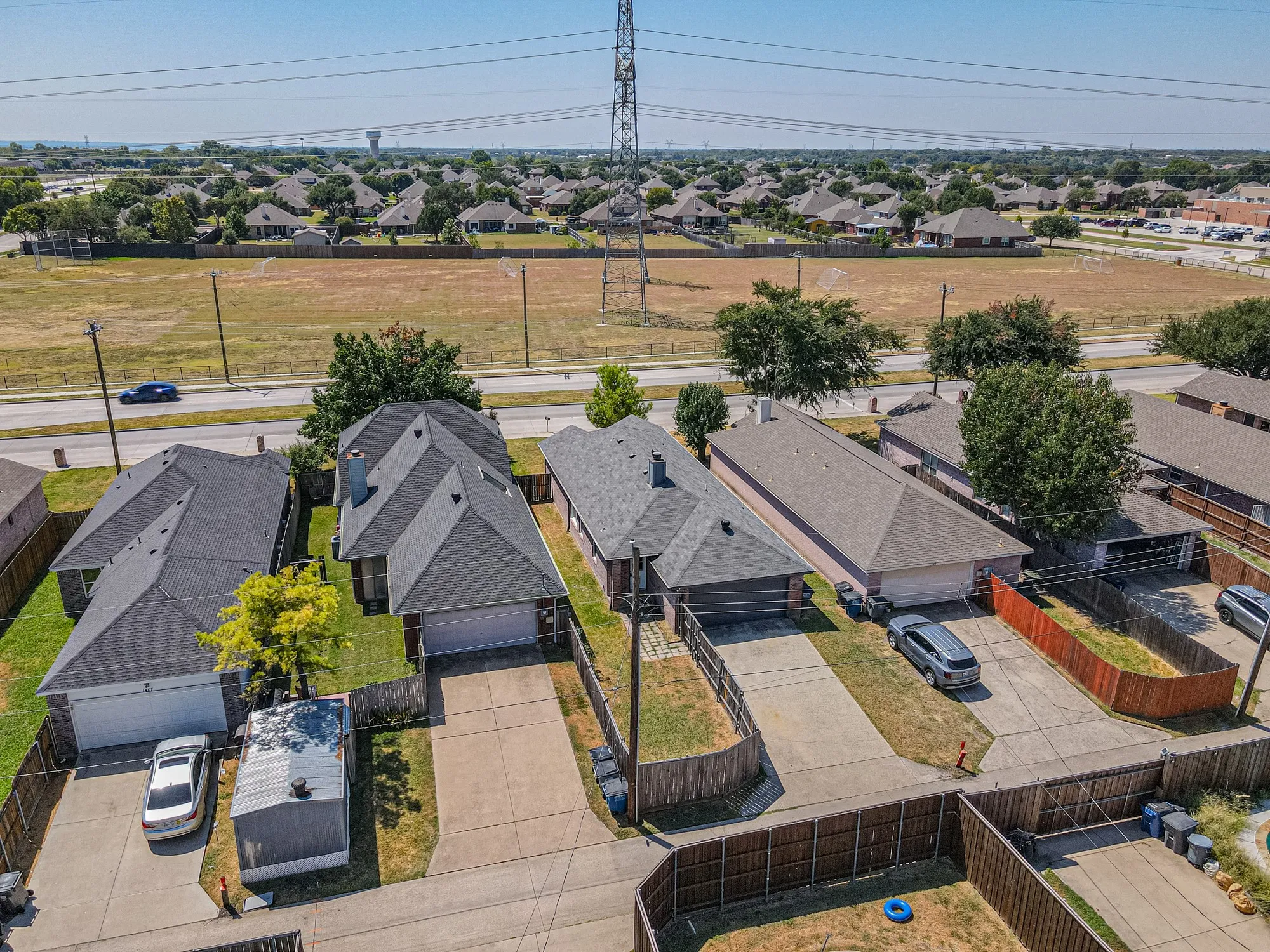 Single Family Residence For Sale in Collin County , 1403 E Brown Street, Wylie, Texas 75098, 3 Bedroom, 2 Bathroom, 2 Garage spaces, 1,389 Sqft, built in 1998, mls#21373354, Real Estate Agent in Wylie, Homes For Sale in Collin county, Homes For Sale in Wylie, Realtor in Wylie Texas, Real Estate Brokerage Independent Realty Texas, Luminita Cordes Realtor