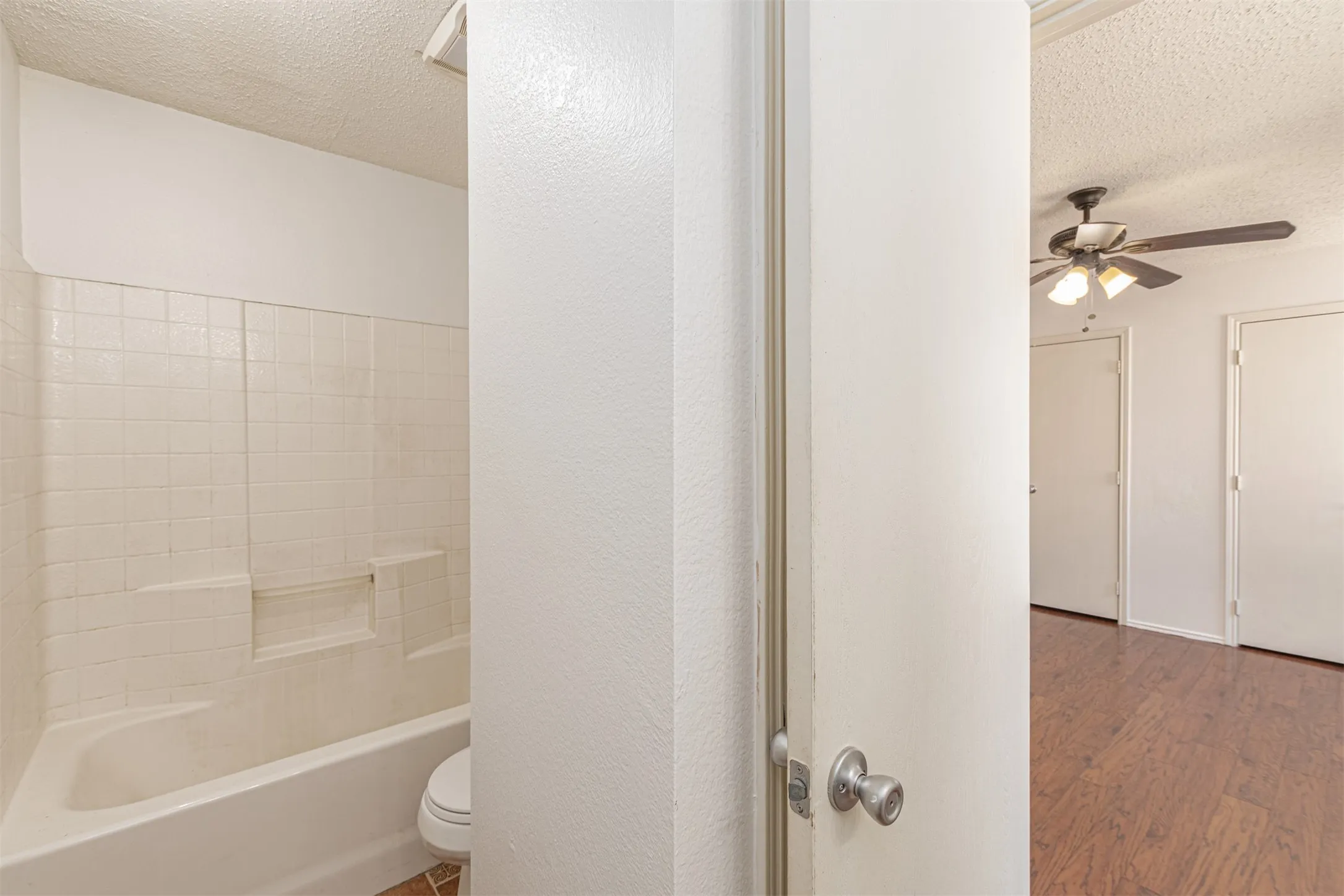 Single Family Residence For Sale in Collin County , 1403 E Brown Street, Wylie, Texas 75098, 3 Bedroom, 2 Bathroom, 2 Garage spaces, 1,389 Sqft, built in 1998, mls#21373354, Real Estate Agent in Wylie, Homes For Sale in Collin county, Homes For Sale in Wylie, Realtor in Wylie Texas, Real Estate Brokerage Independent Realty Texas, Luminita Cordes Realtor