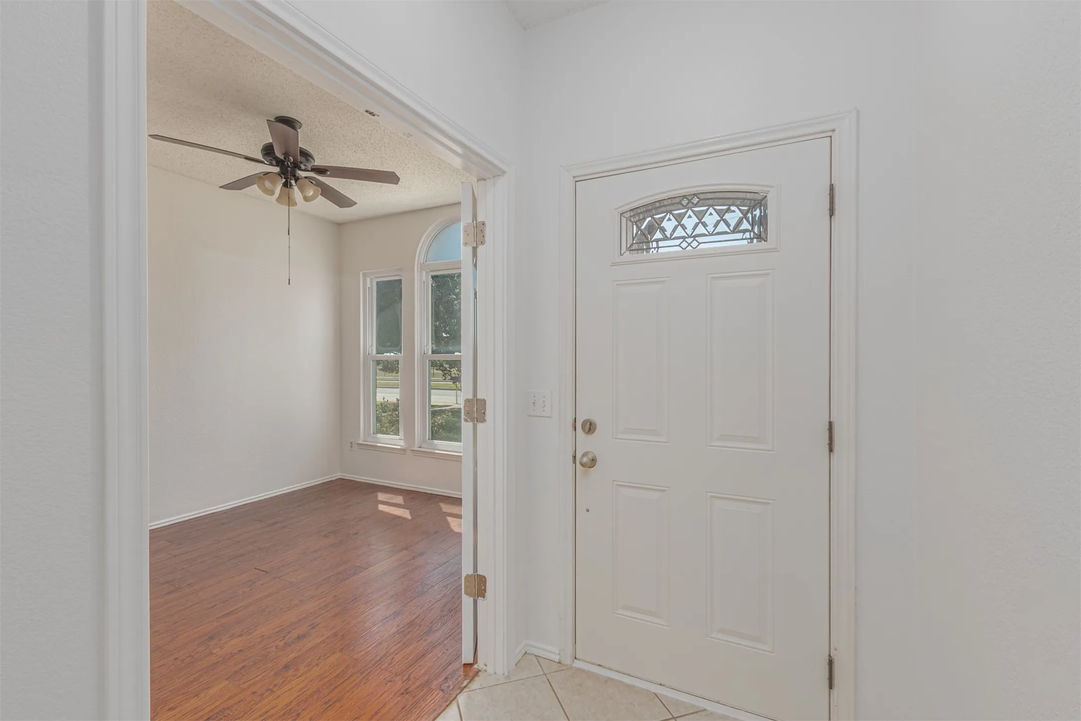 Single Family Residence For Sale in Collin County , 1403 E Brown Street, Wylie, Texas 75098, 3 Bedroom, 2 Bathroom, 2 Garage spaces, 1,389 Sqft, built in 1998, mls#21373354, Real Estate Agent in Wylie, Homes For Sale in Collin county, Homes For Sale in Wylie, Realtor in Wylie Texas, Real Estate Brokerage Independent Realty Texas, Luminita Cordes Realtor