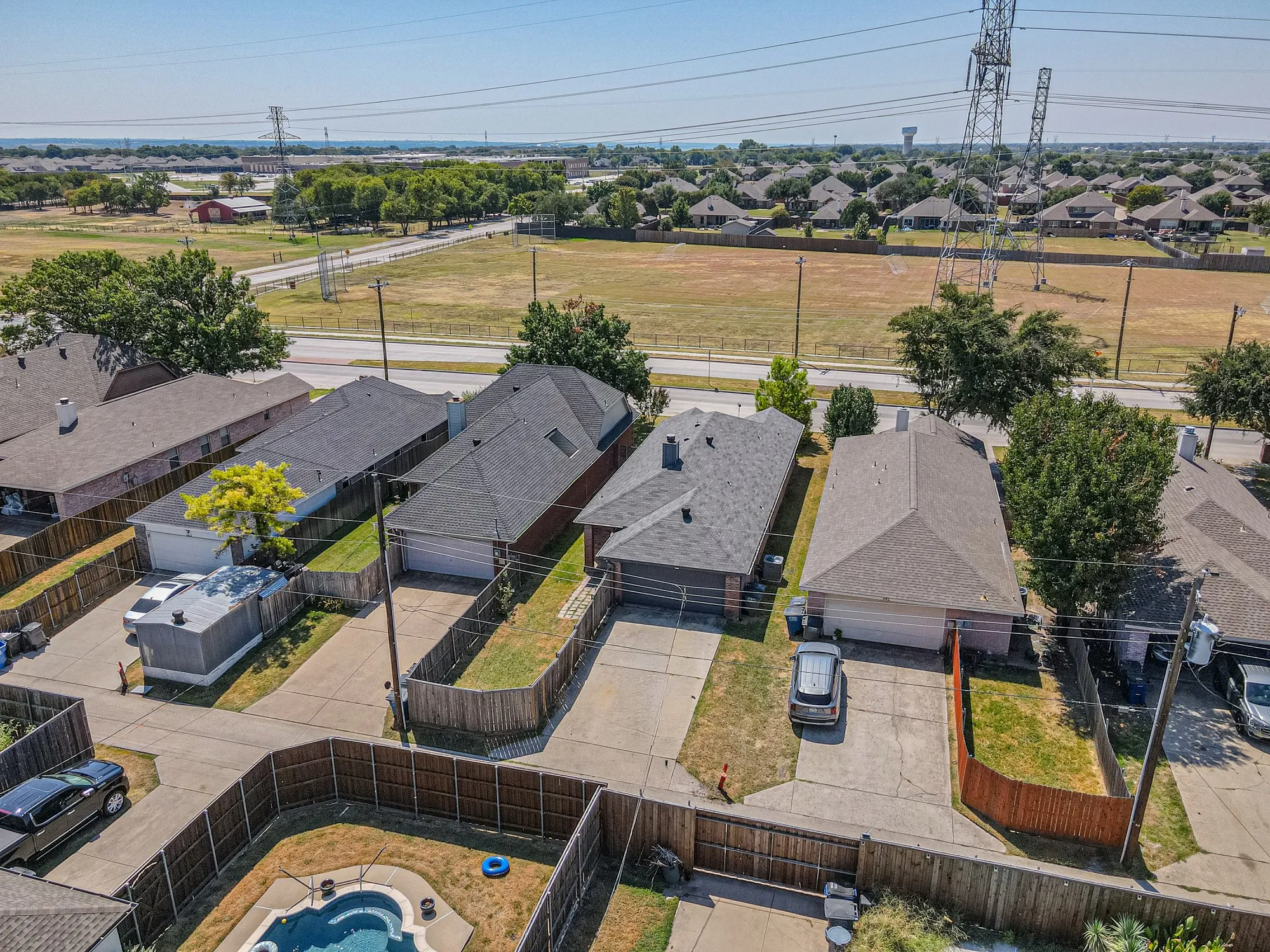 Single Family Residence For Sale in Collin County , 1403 E Brown Street, Wylie, Texas 75098, 3 Bedroom, 2 Bathroom, 2 Garage spaces, 1,389 Sqft, built in 1998, mls#21373354, Real Estate Agent in Wylie, Homes For Sale in Collin county, Homes For Sale in Wylie, Realtor in Wylie Texas, Real Estate Brokerage Independent Realty Texas, Luminita Cordes Realtor