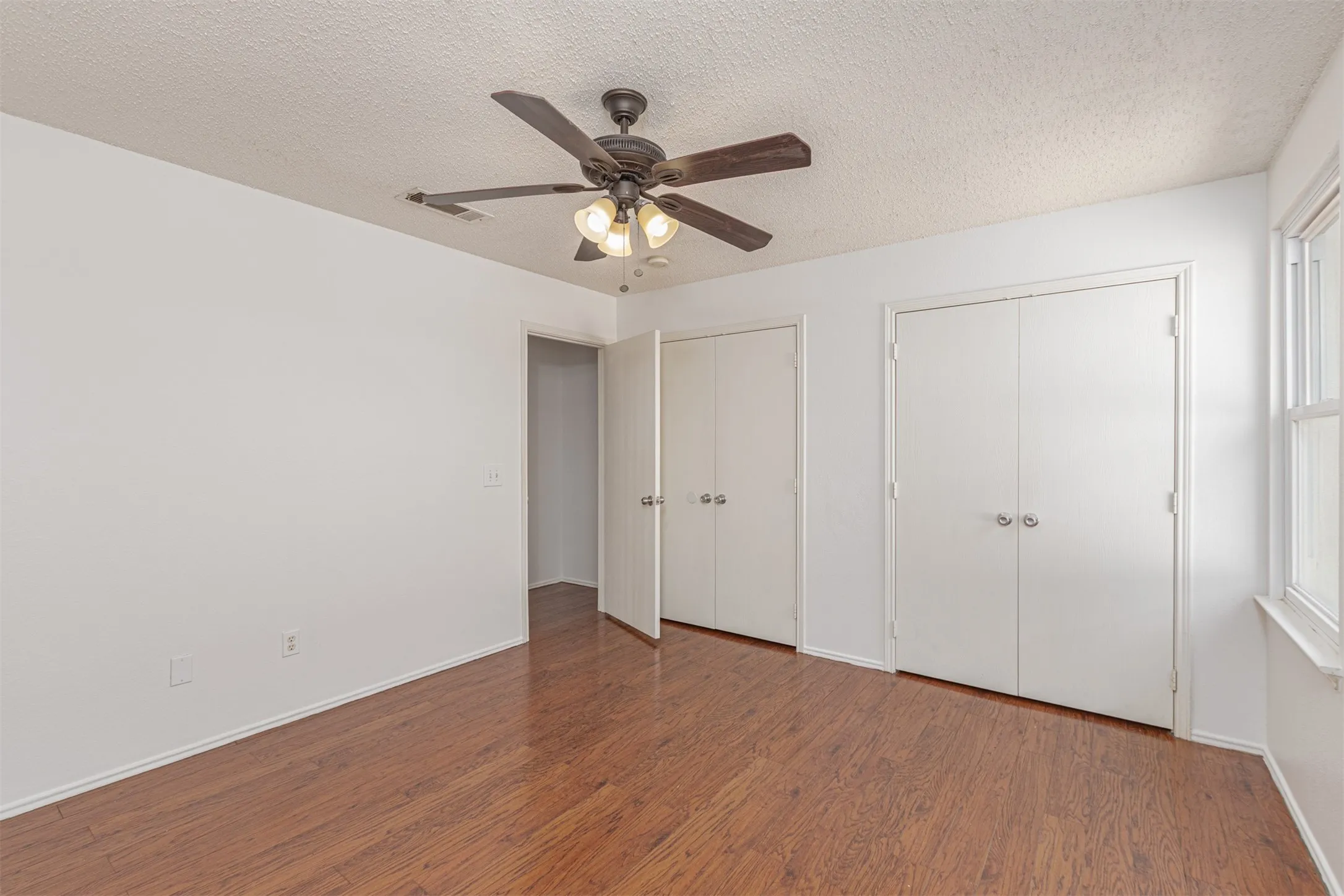 Single Family Residence For Sale in Collin County , 1403 E Brown Street, Wylie, Texas 75098, 3 Bedroom, 2 Bathroom, 2 Garage spaces, 1,389 Sqft, built in 1998, mls#21373354, Real Estate Agent in Wylie, Homes For Sale in Collin county, Homes For Sale in Wylie, Realtor in Wylie Texas, Real Estate Brokerage Independent Realty Texas, Luminita Cordes Realtor