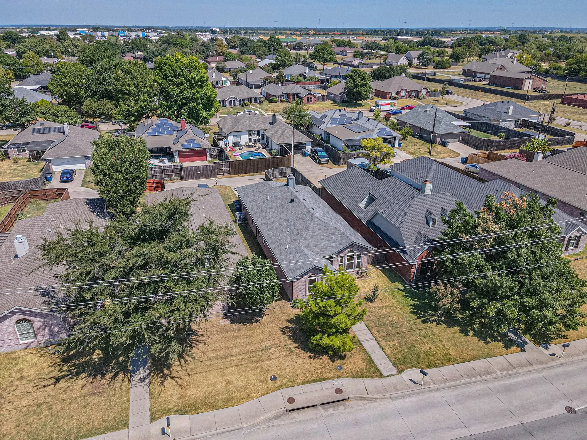 Single Family Residence For Sale in Collin County , 1403 E Brown Street, Wylie, Texas 75098, 3 Bedroom, 2 Bathroom, 2 Garage spaces, 1,389 Sqft, built in 1998, mls#21373354, Real Estate Agent in Wylie, Homes For Sale in Collin county, Homes For Sale in Wylie, Realtor in Wylie Texas, Real Estate Brokerage Independent Realty Texas, Luminita Cordes Realtor