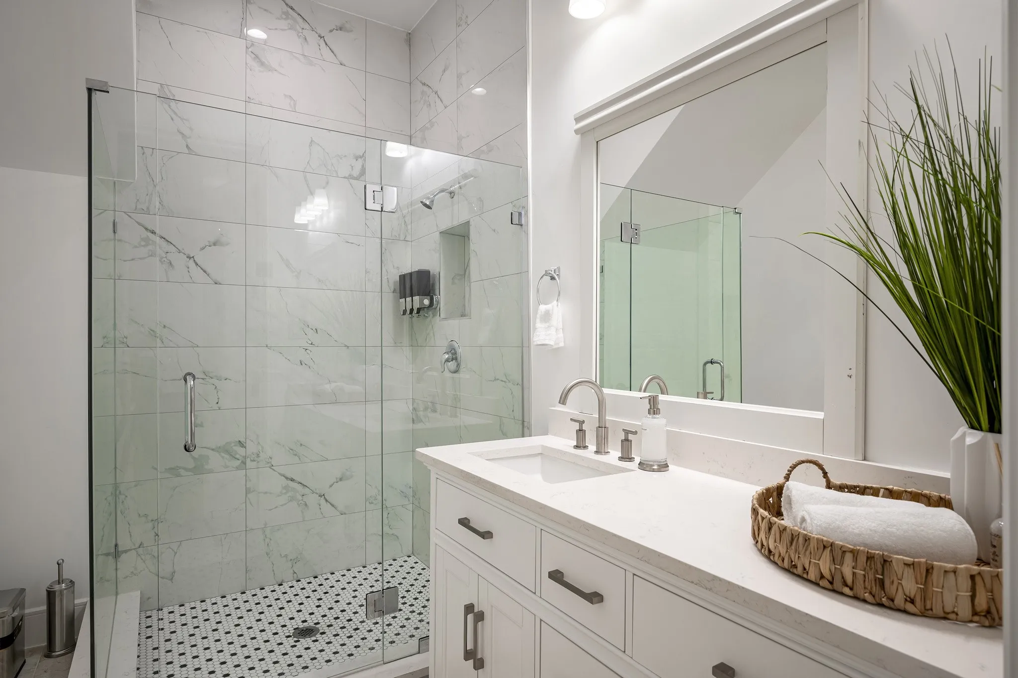 Single Family Residence For Sale in Dallas County , 2415 Amberleaf Court, Cedar Hill, Texas 75104, 13 Bedroom, 17 Bathroom, 7 Garage spaces, 17,918 Sqft, built in 2023, mls#21368582, Real Estate Agent in Cedar Hill, Homes For Sale in Dallas county, Homes For Sale in Cedar Hill, Realtor in Cedar Hill Texas, Real Estate Brokerage Independent Realty Texas, Luminita Cordes Realtor