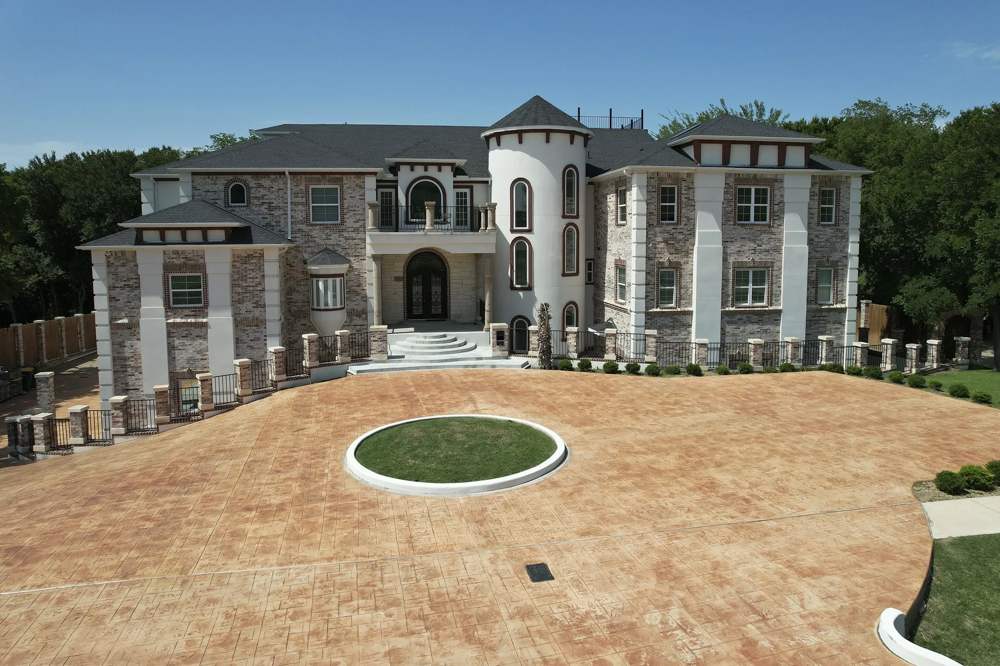 Single Family Residence For Sale in Dallas County , 2415 Amberleaf Court, Cedar Hill, Texas 75104, 13 Bedroom, 17 Bathroom, 7 Garage spaces, 17,918 Sqft, built in 2023, mls#21368582, Real Estate Agent in Cedar Hill, Homes For Sale in Dallas county, Homes For Sale in Cedar Hill, Realtor in Cedar Hill Texas, Real Estate Brokerage Independent Realty Texas, Luminita Cordes Realtor